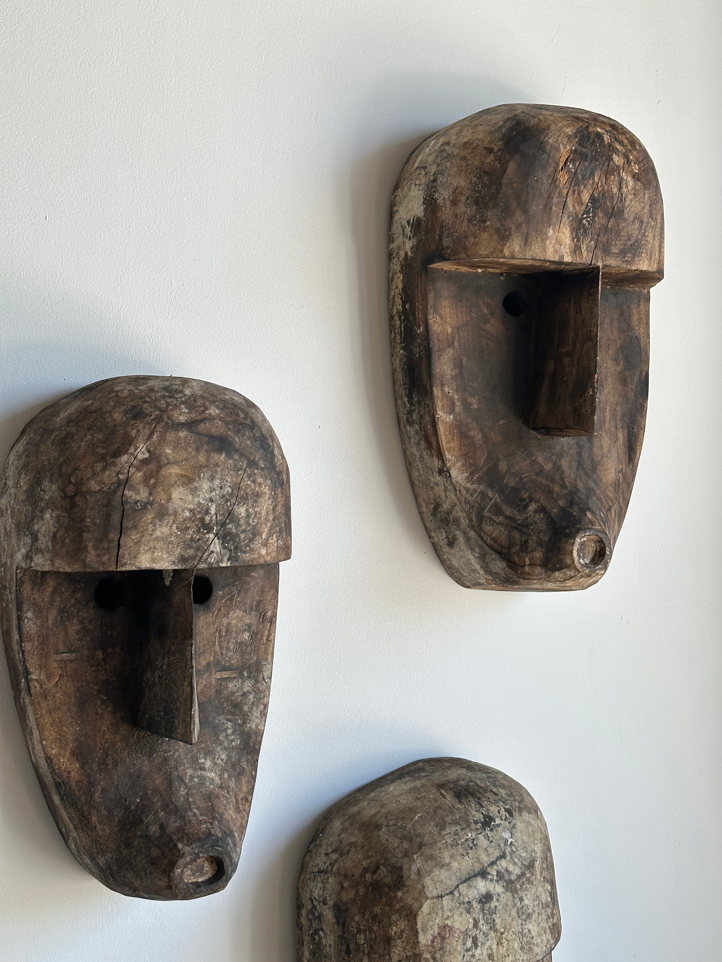 Large Timor mask in patinated wood H:50cm (1)