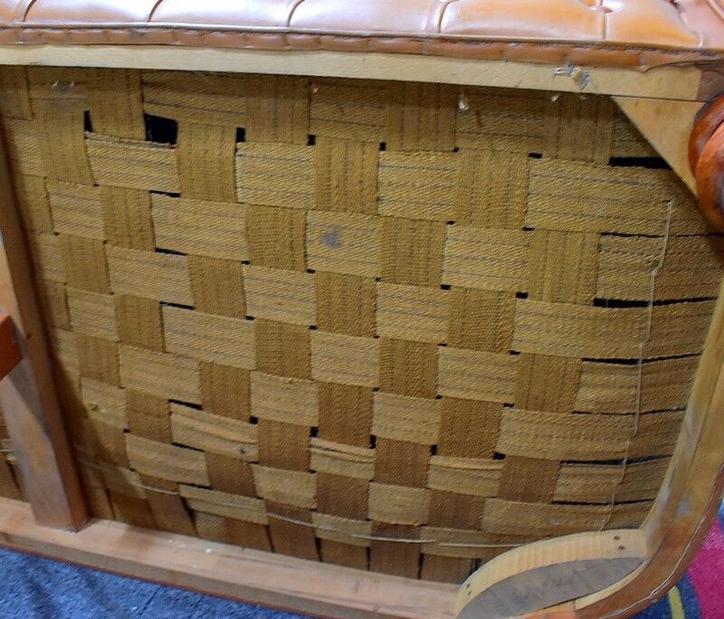 Chesterfield padded leather sofa - late 19th century