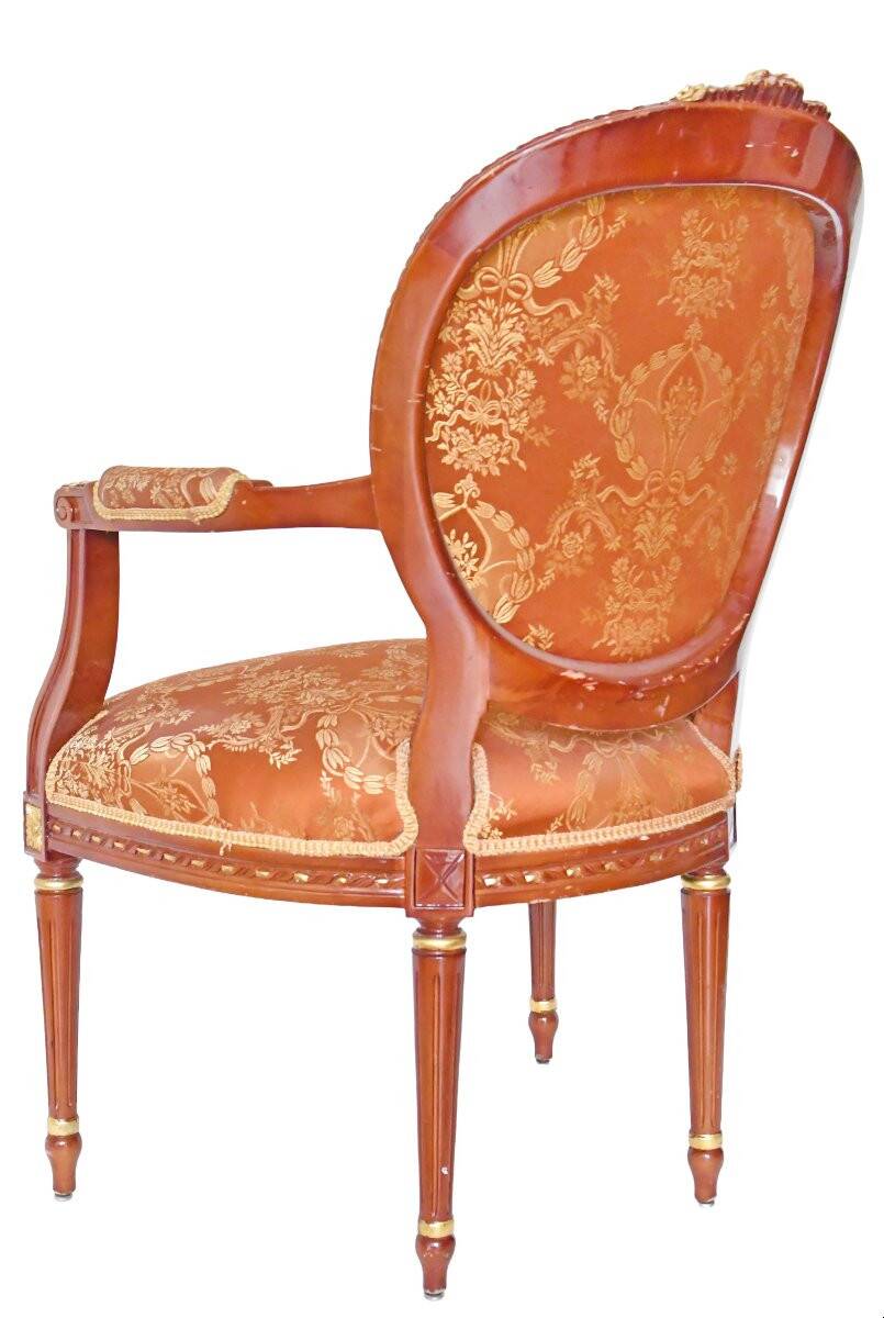 Suite de 3 fauteuils cabriolet de style Louis XVI
