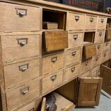 Notary's trade furniture with oak valve