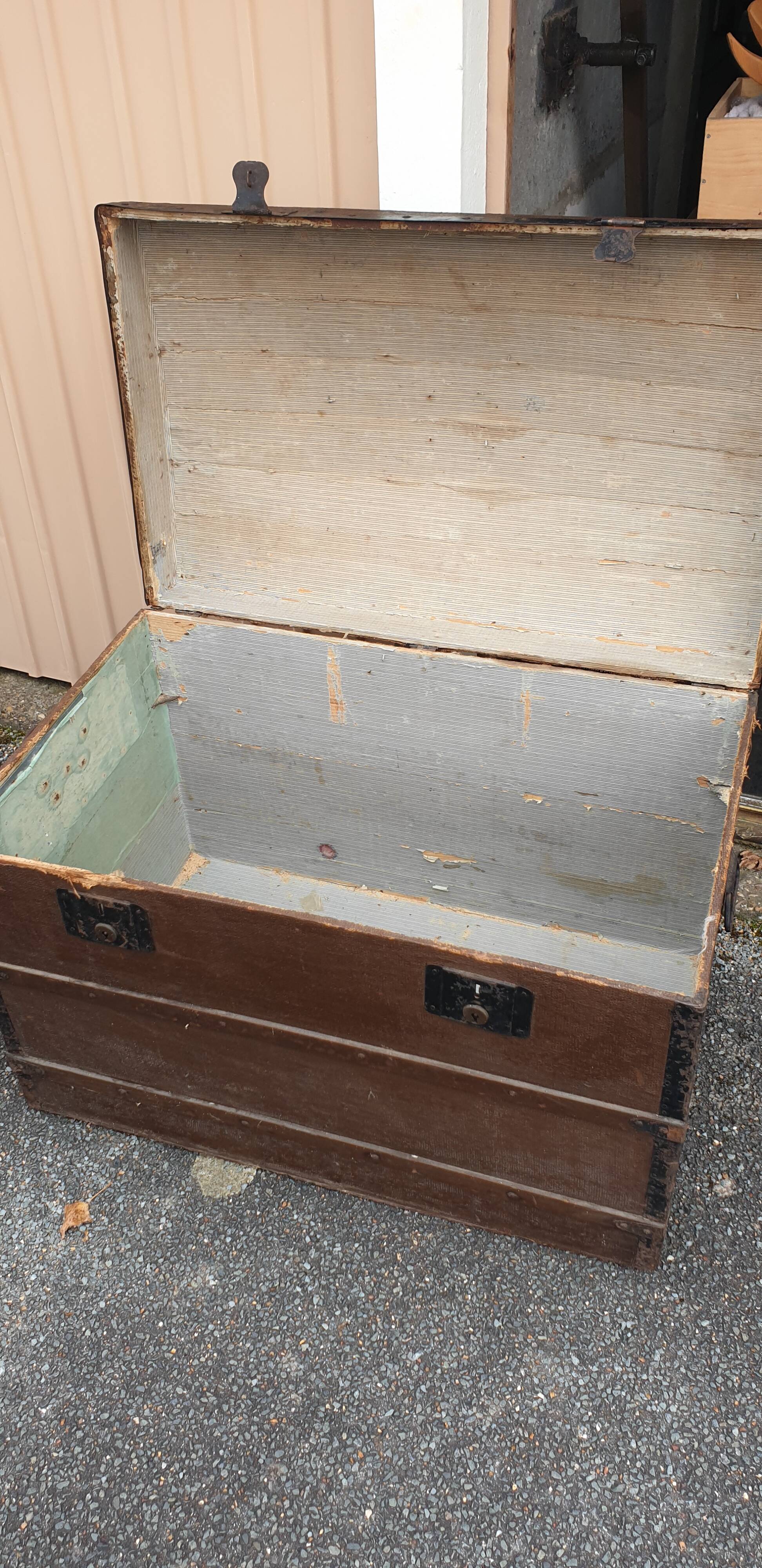 Curved trunk late 19th century