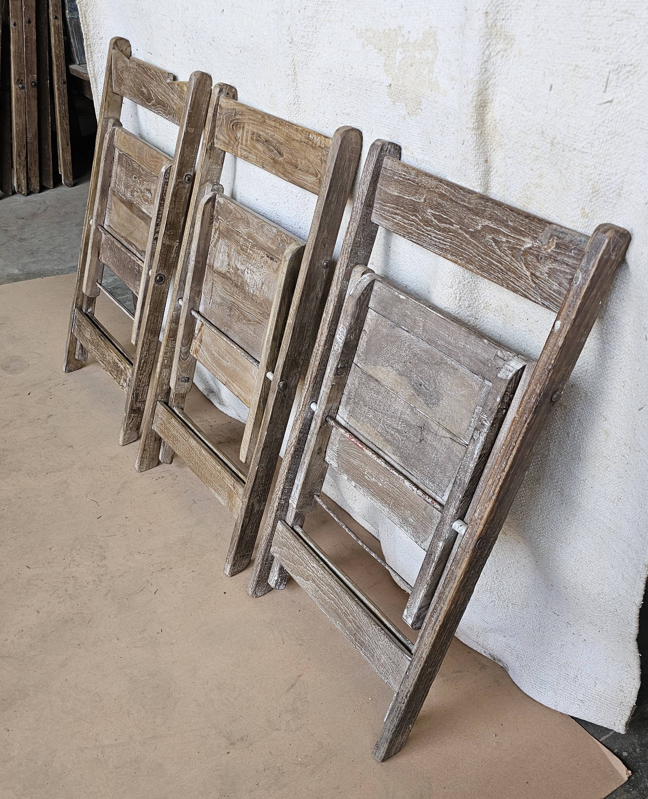 Set of 6 folding cinema chairs in teak