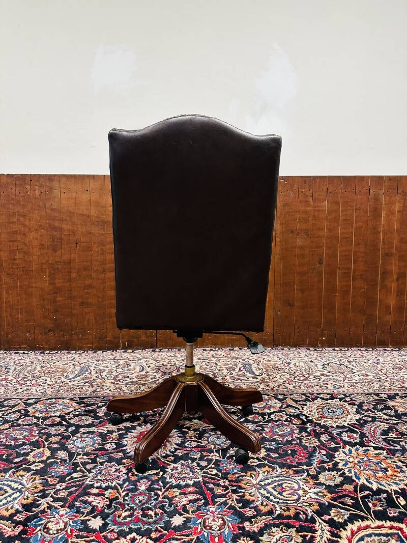 Chaise de bureau Chestfield anglaise marron