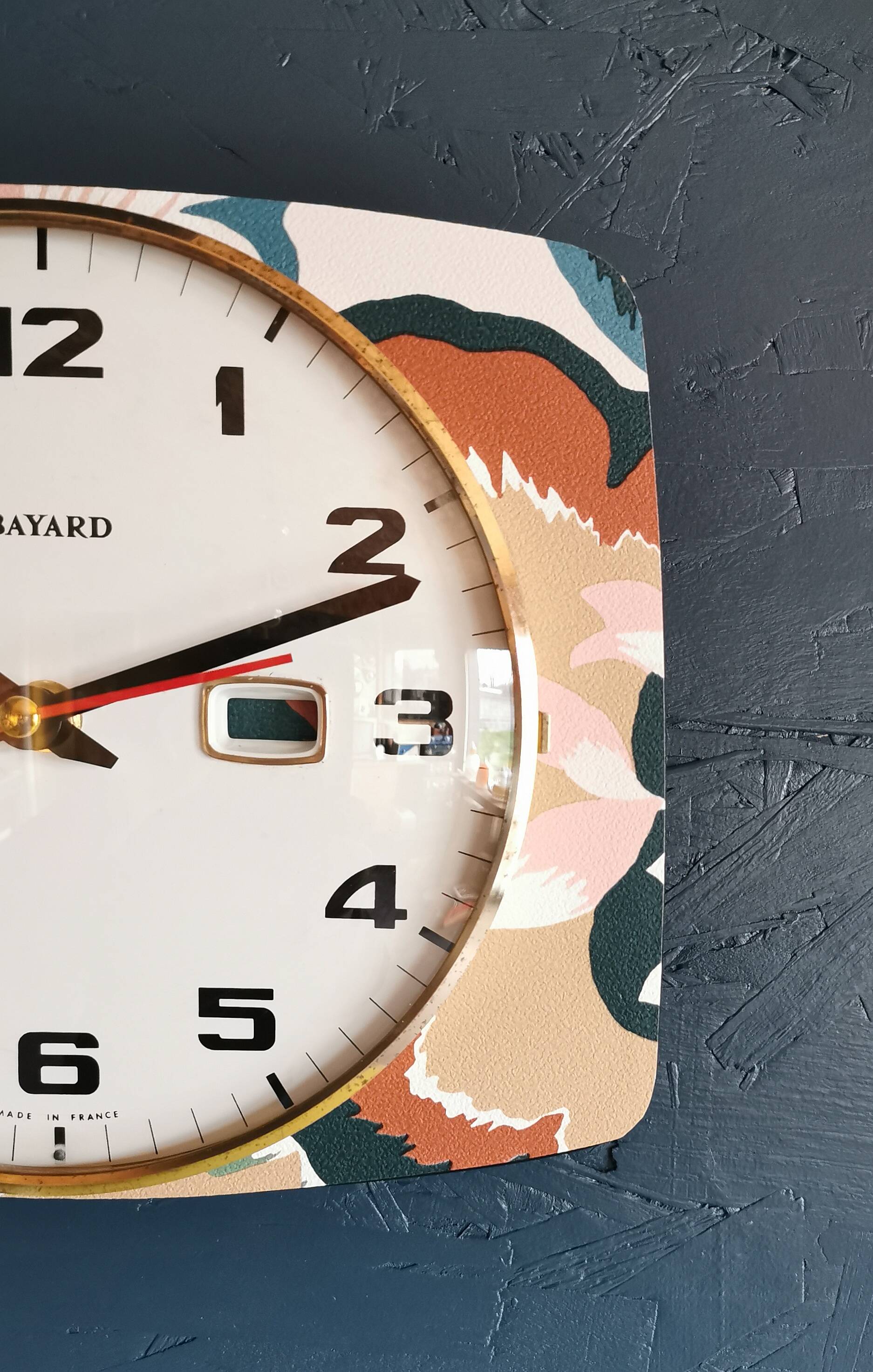 Vintage rectangular silent wall clock "Bayard terracotta green"