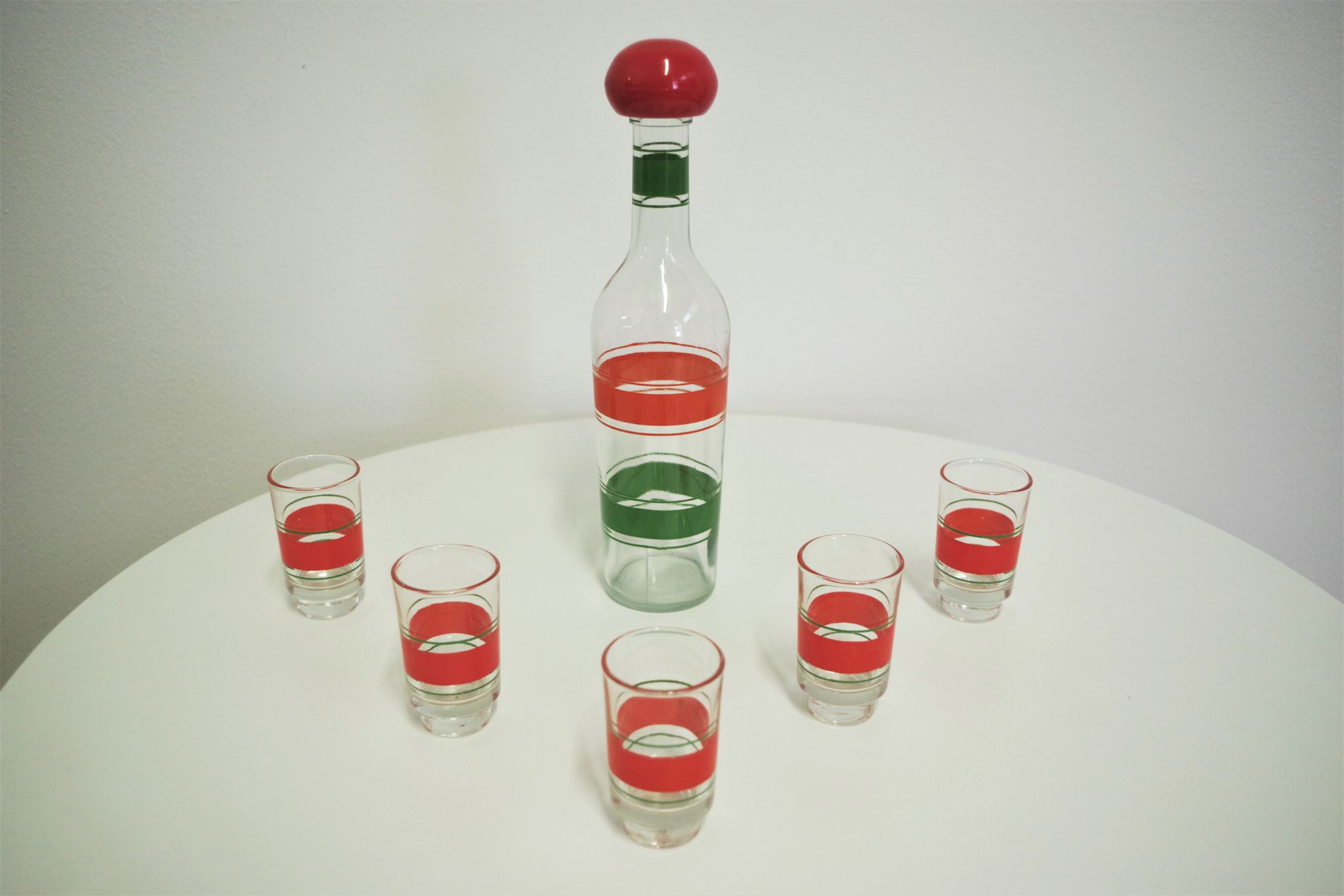 Liquor bottle and glasses, 1960s, set of 6