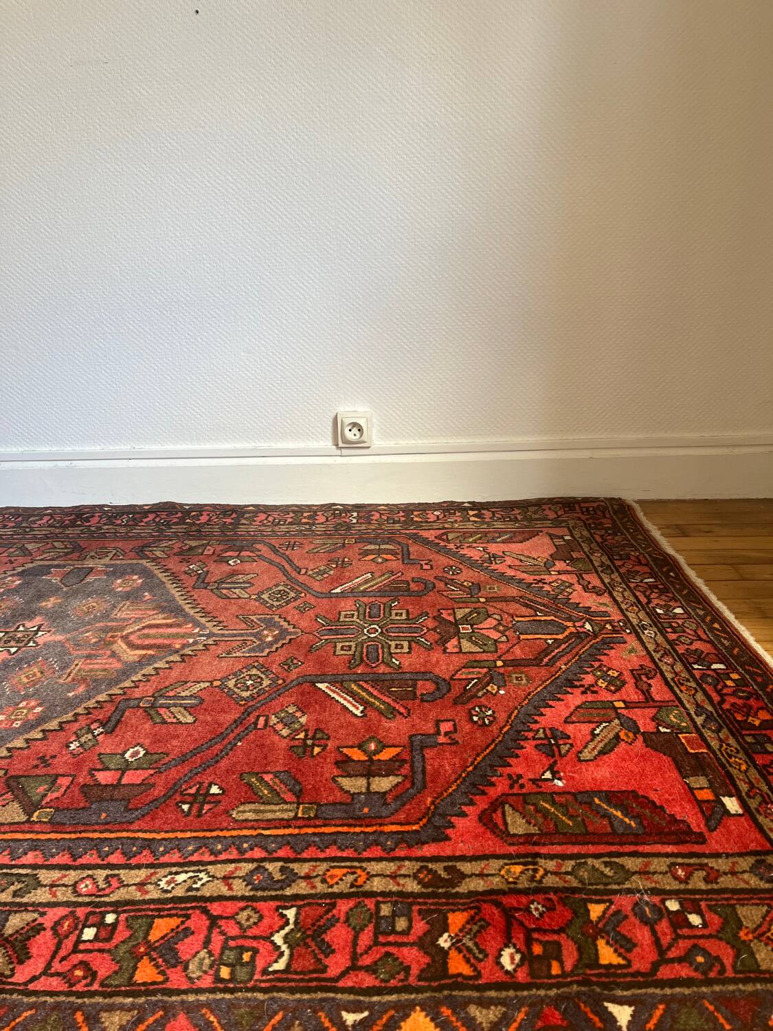 Antique Persian Handmade Oriental Rug 200cmx125cm