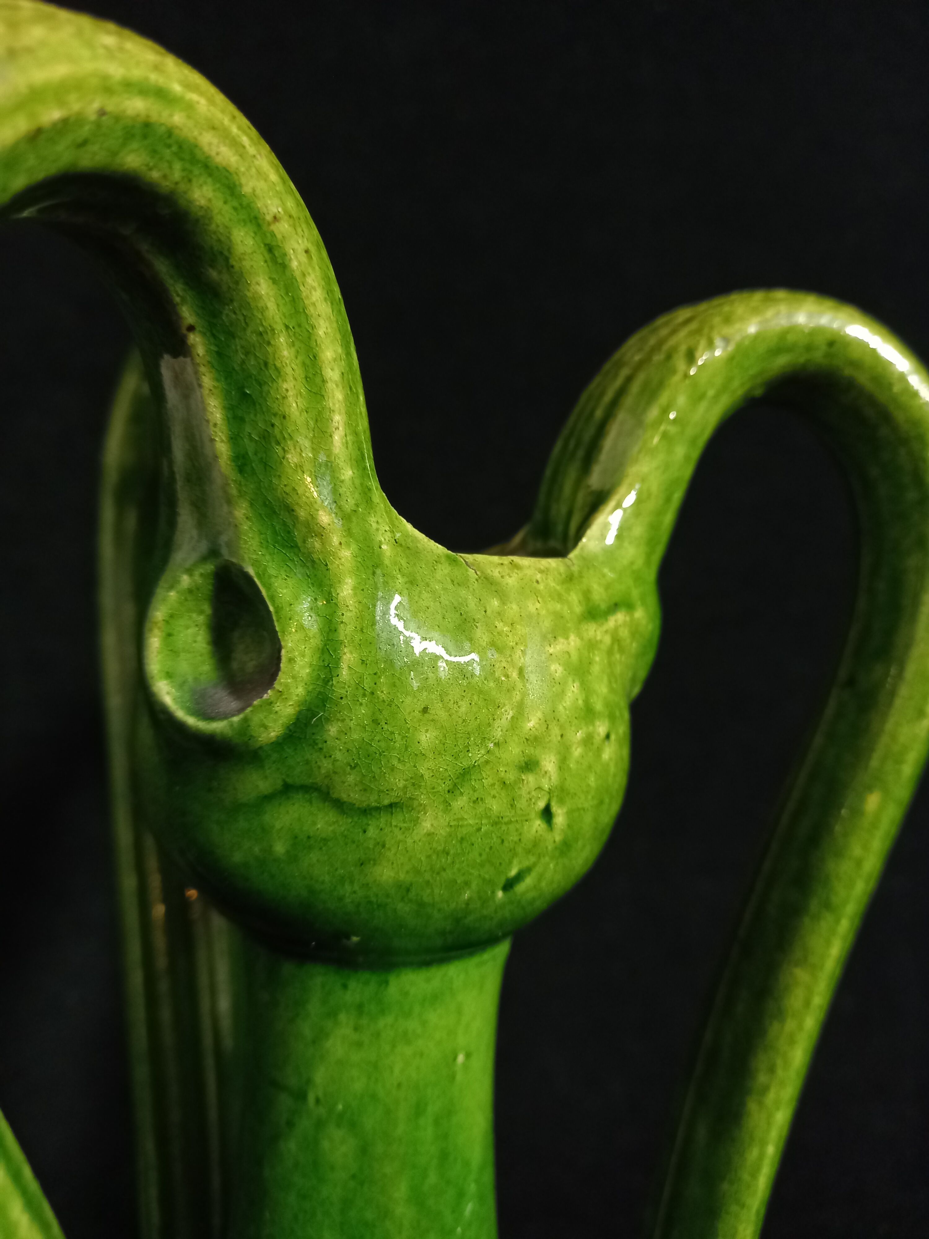 Vase art nouveau en grès avec trois anses voûtées