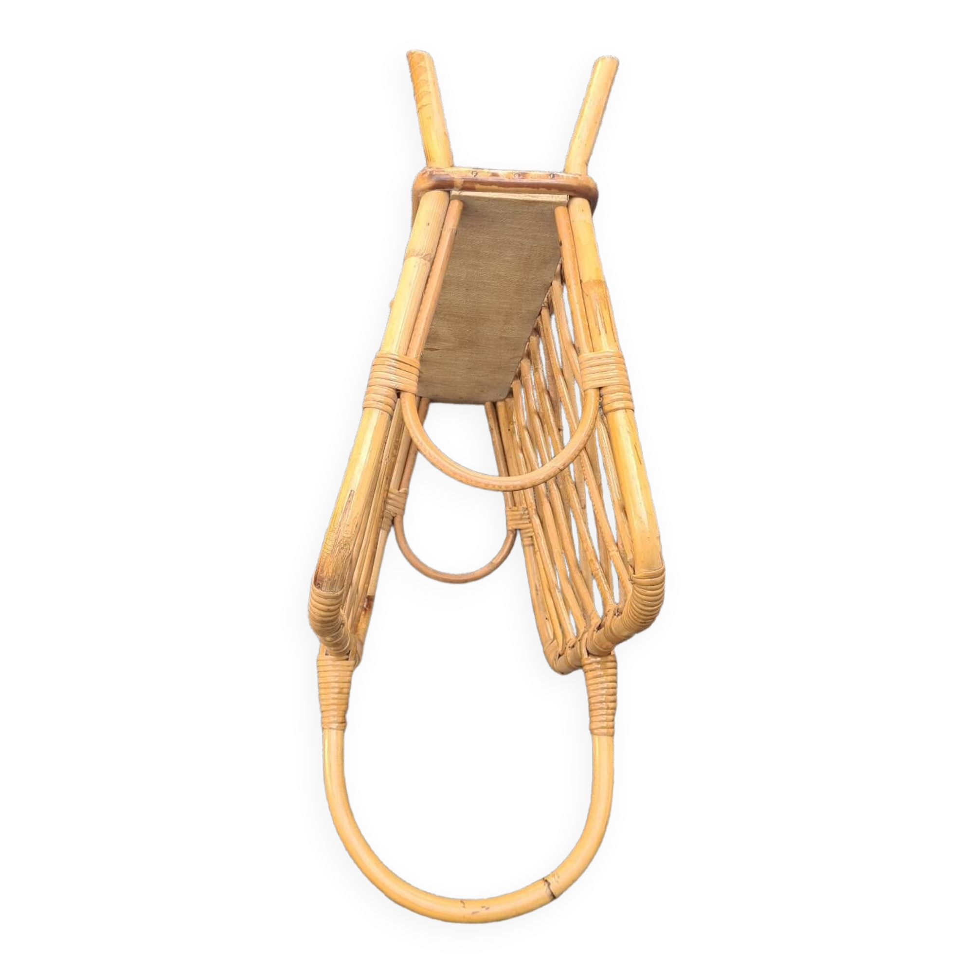 Rattan magazine rack: vintage