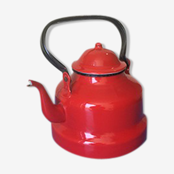 Japy kettle in red enamelled tole