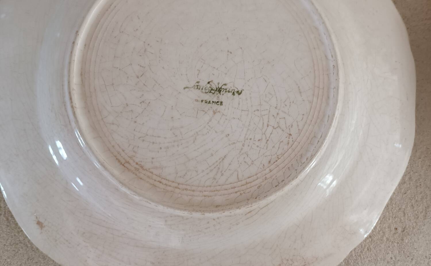 Set of 6 Sarreguemines ivory plates