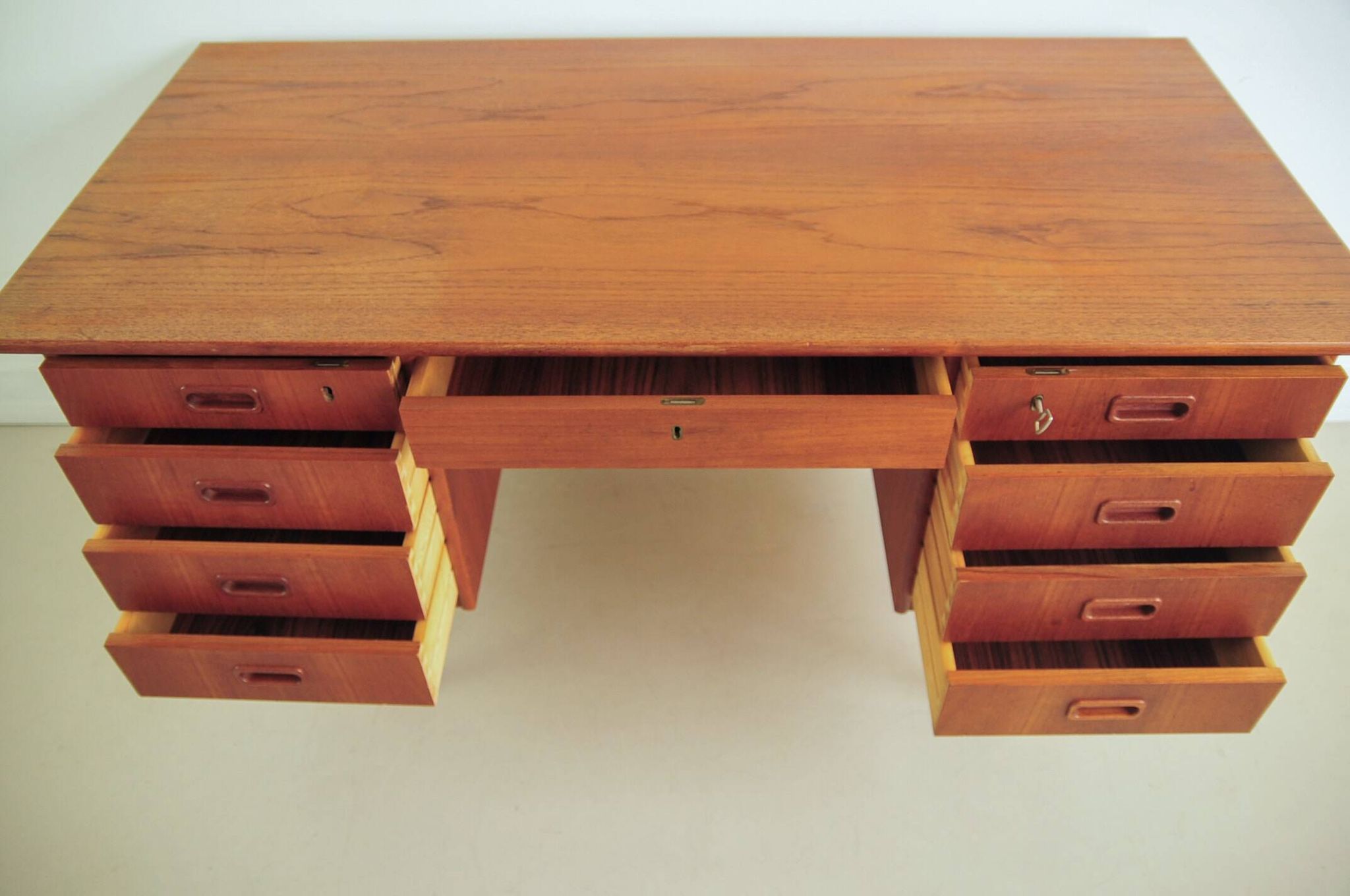 Bureau en teck massif danois vintage