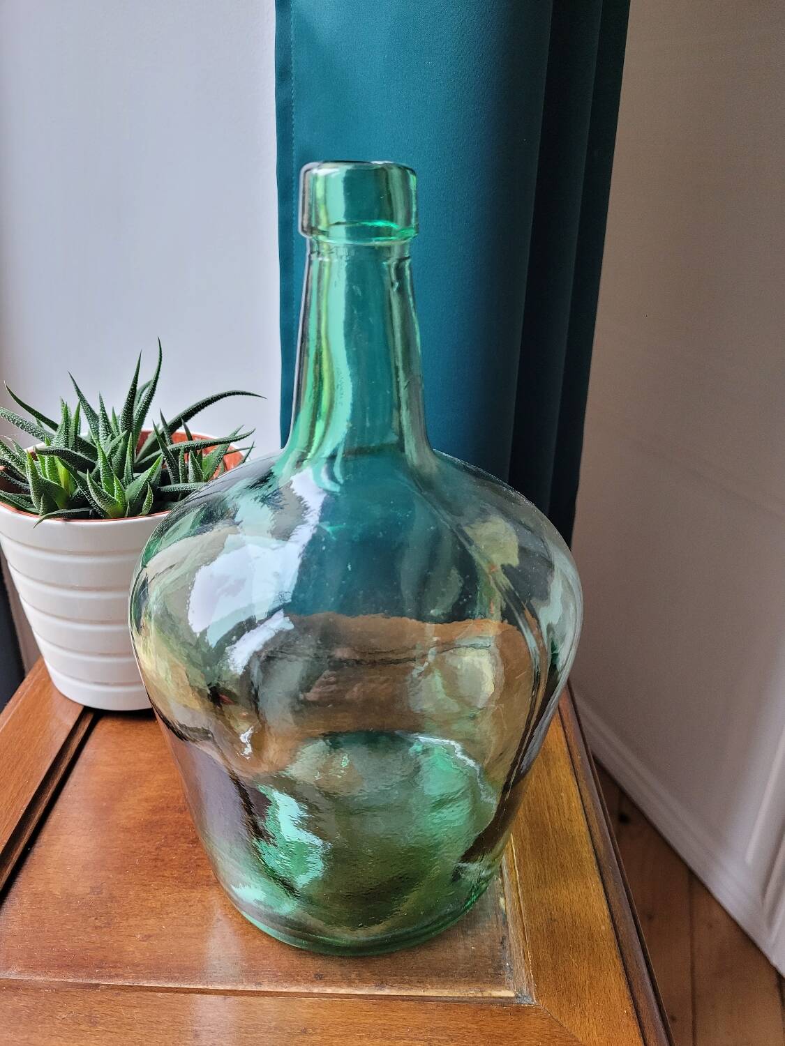 Turquoise green demijohn vase