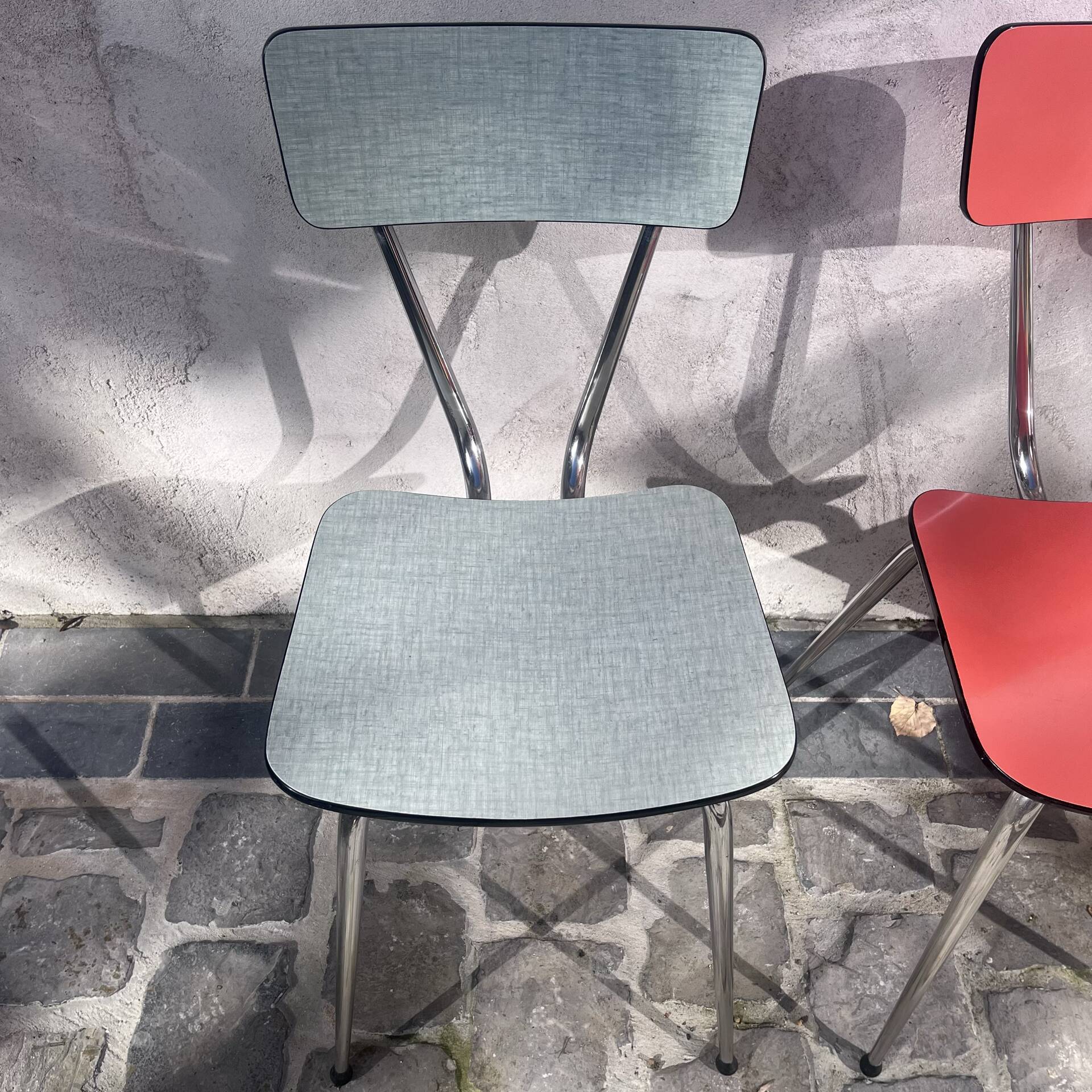 4 chaises en formica