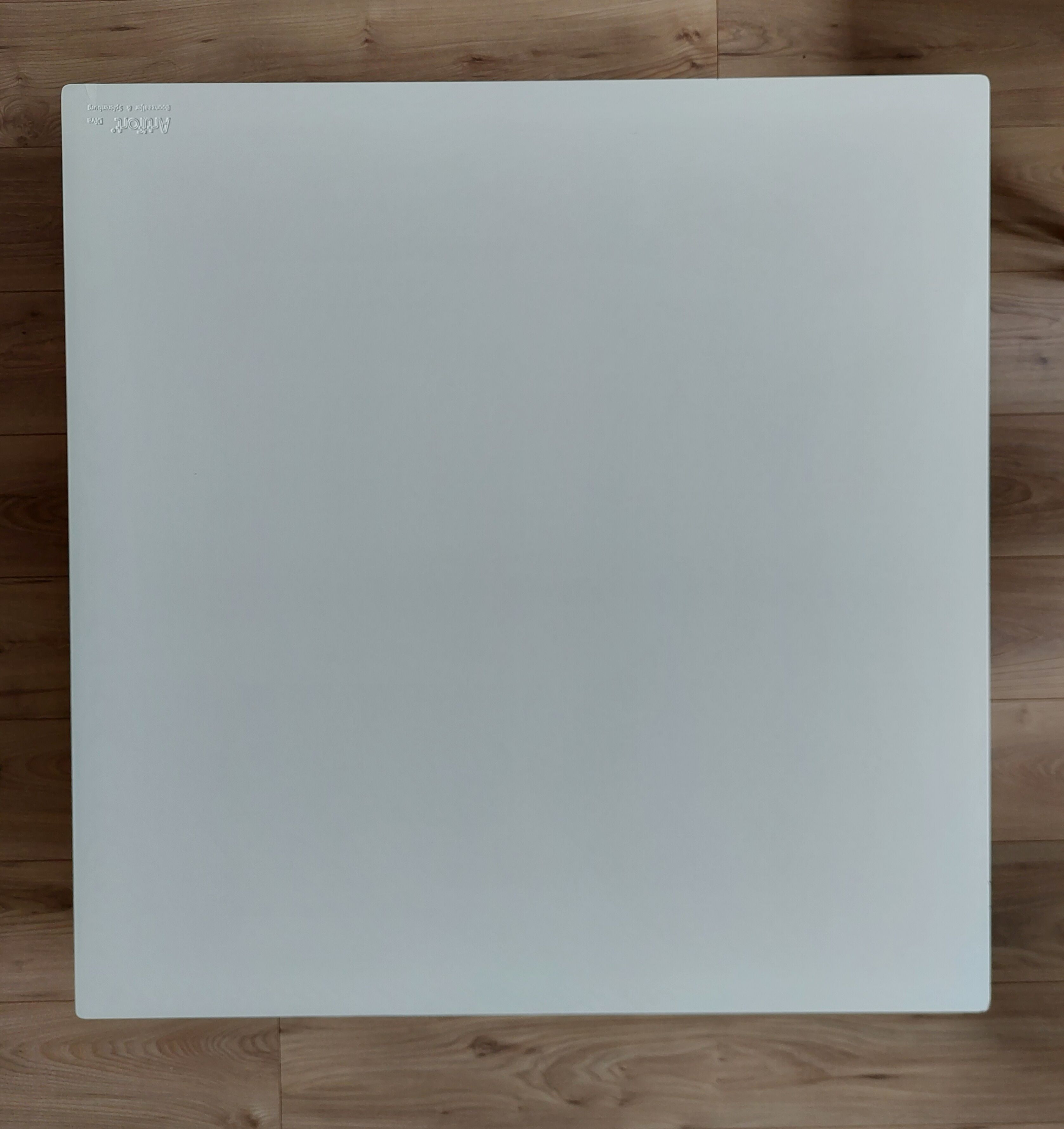 Artifort Diva coffee table