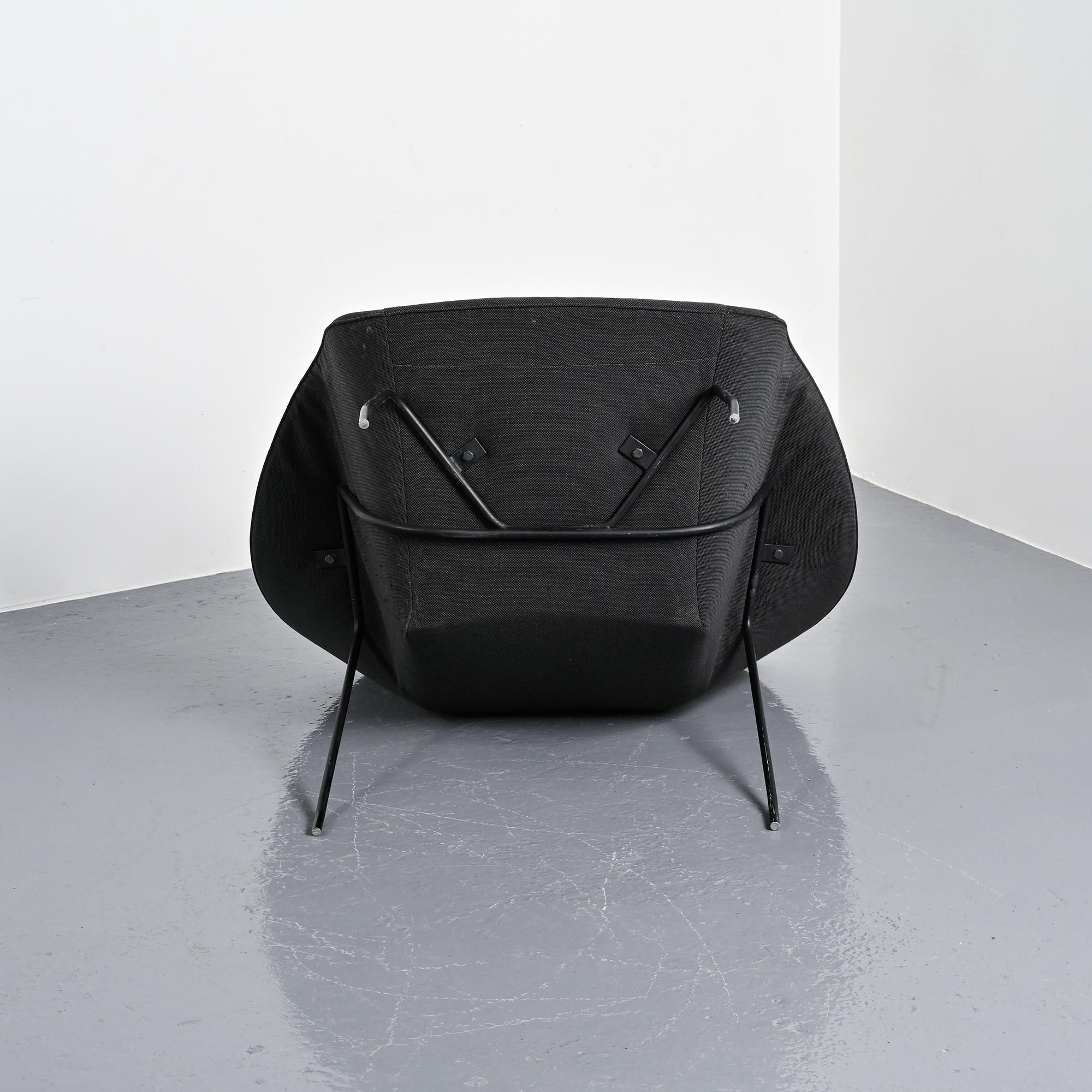 Womb Chair 2nd edition by Eero Saarinen, Knoll around 1970