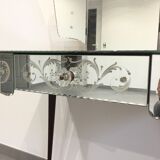 Dressing table vintage art déco in mirror
