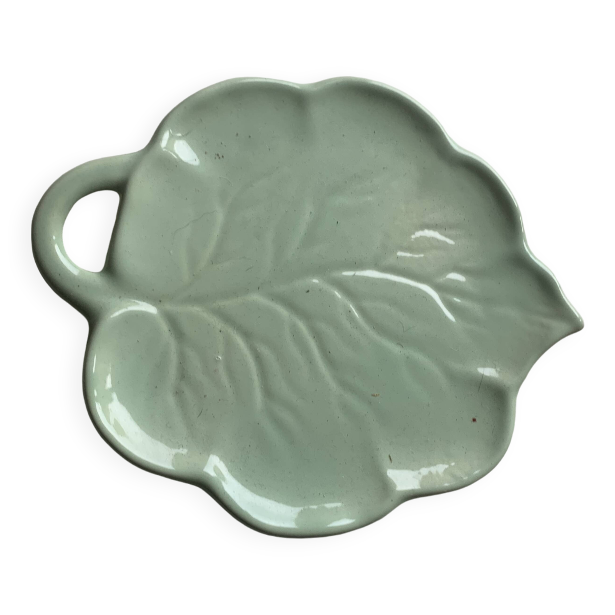 Pocket tray, barbotine in the shape of a vintage green leaf