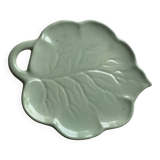 Pocket tray, barbotine in the shape of a vintage green leaf