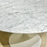 Knoll Saarinen Tulip Table 137cm in marble