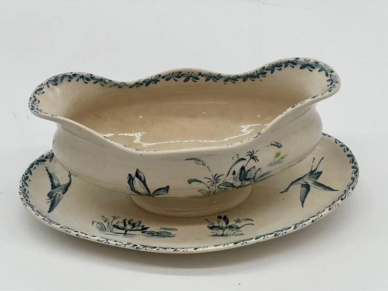 Saucière terre de fer, motifs nénuphars