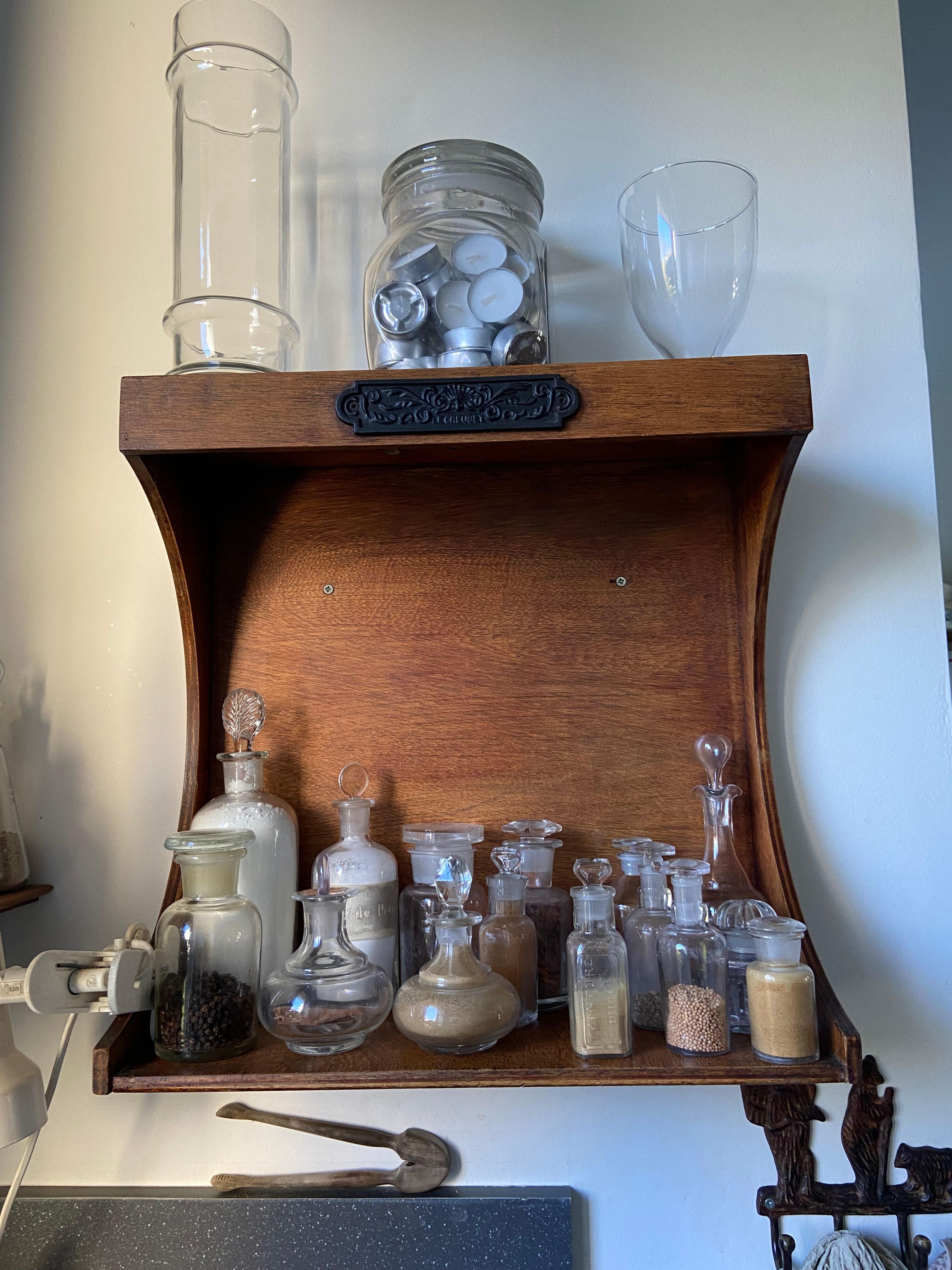 Wall shelf Le Creuset vintage