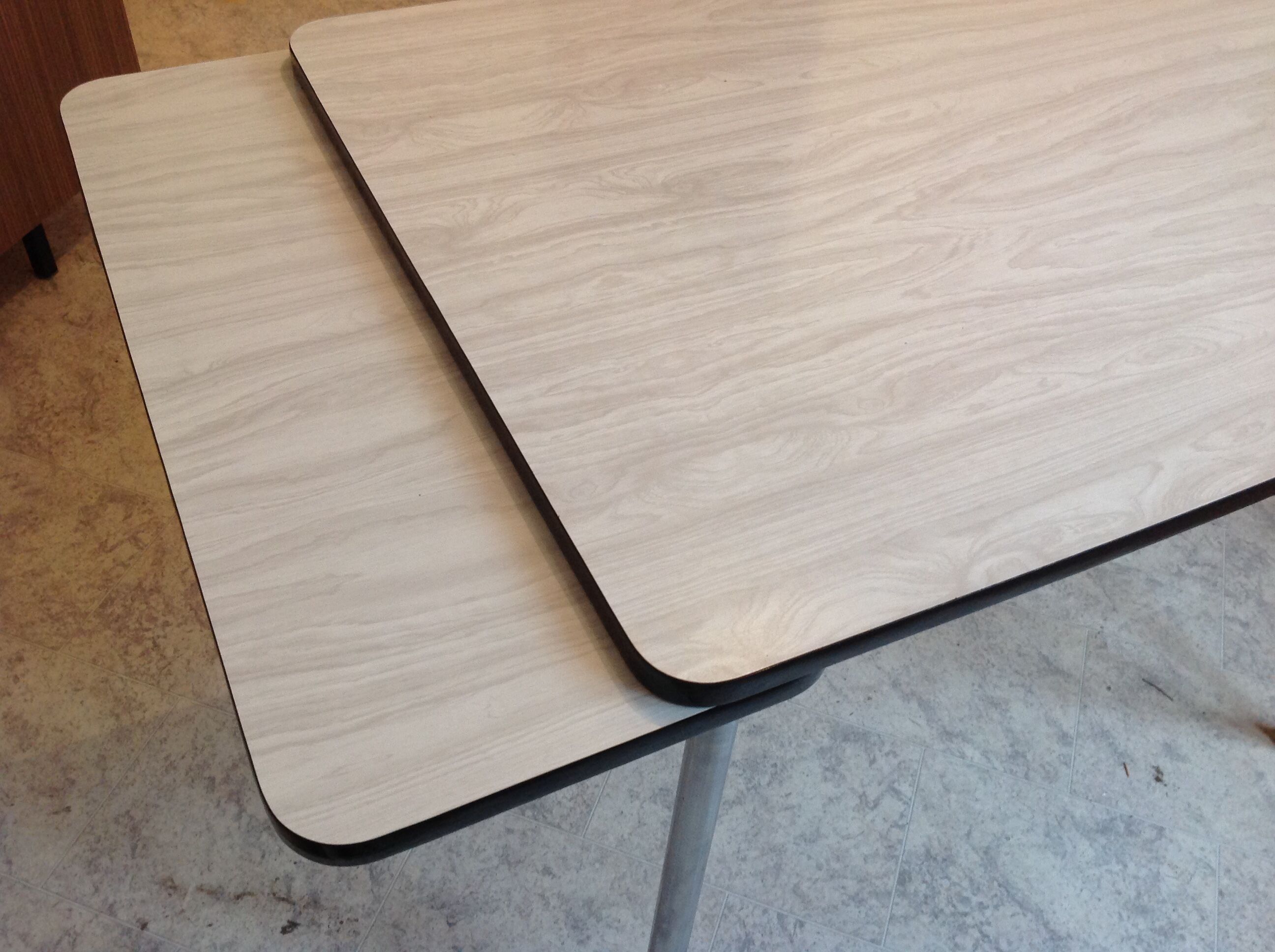 Table in grey formica and chrome feet / vintage 60s-70s