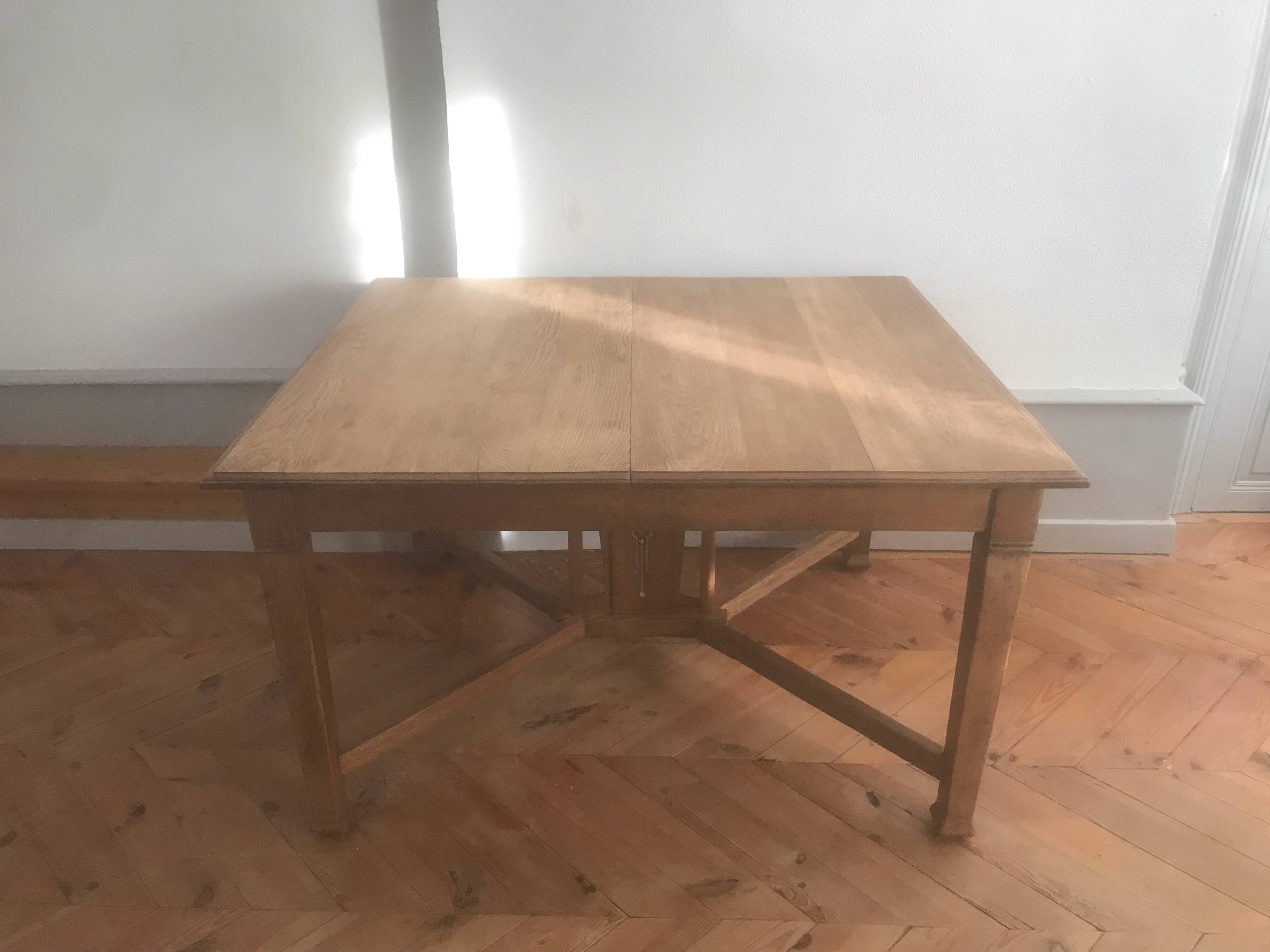 Gustave Serrurier Bovy 1900 Art Nouveau dining table