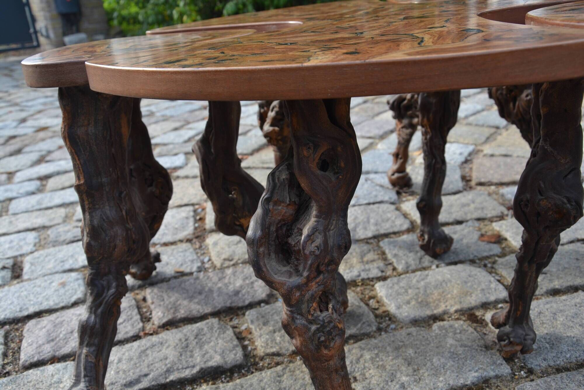 Modular coffee table in vine shoot marquetry.