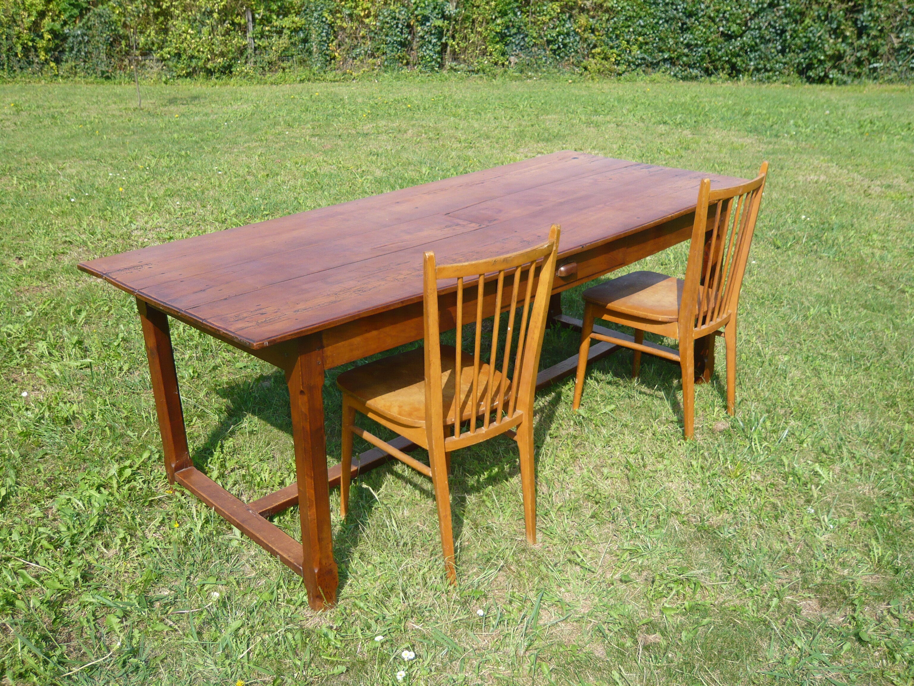 Farm table