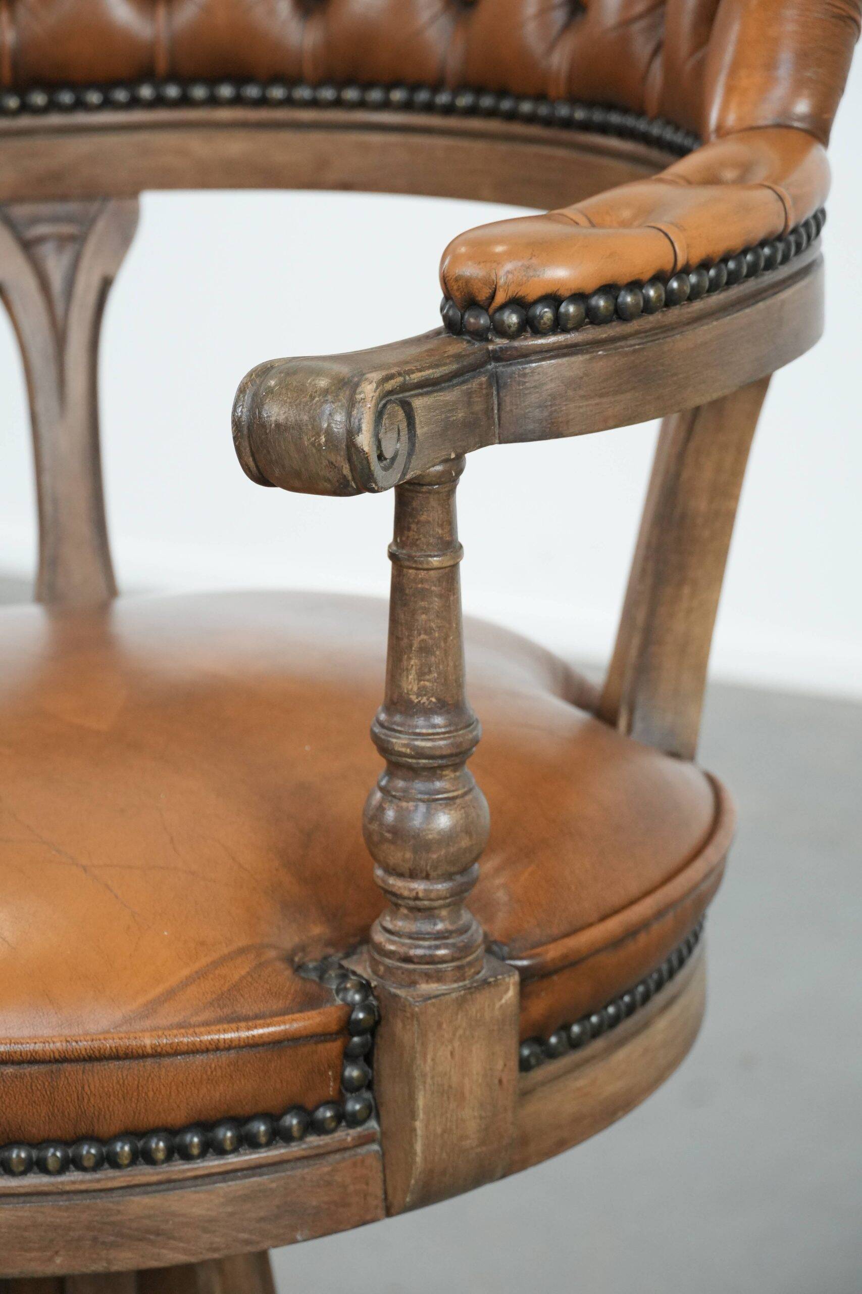 Chaise de bureau chesterfield en cuir de vache classique et intemporelle de style anglais
