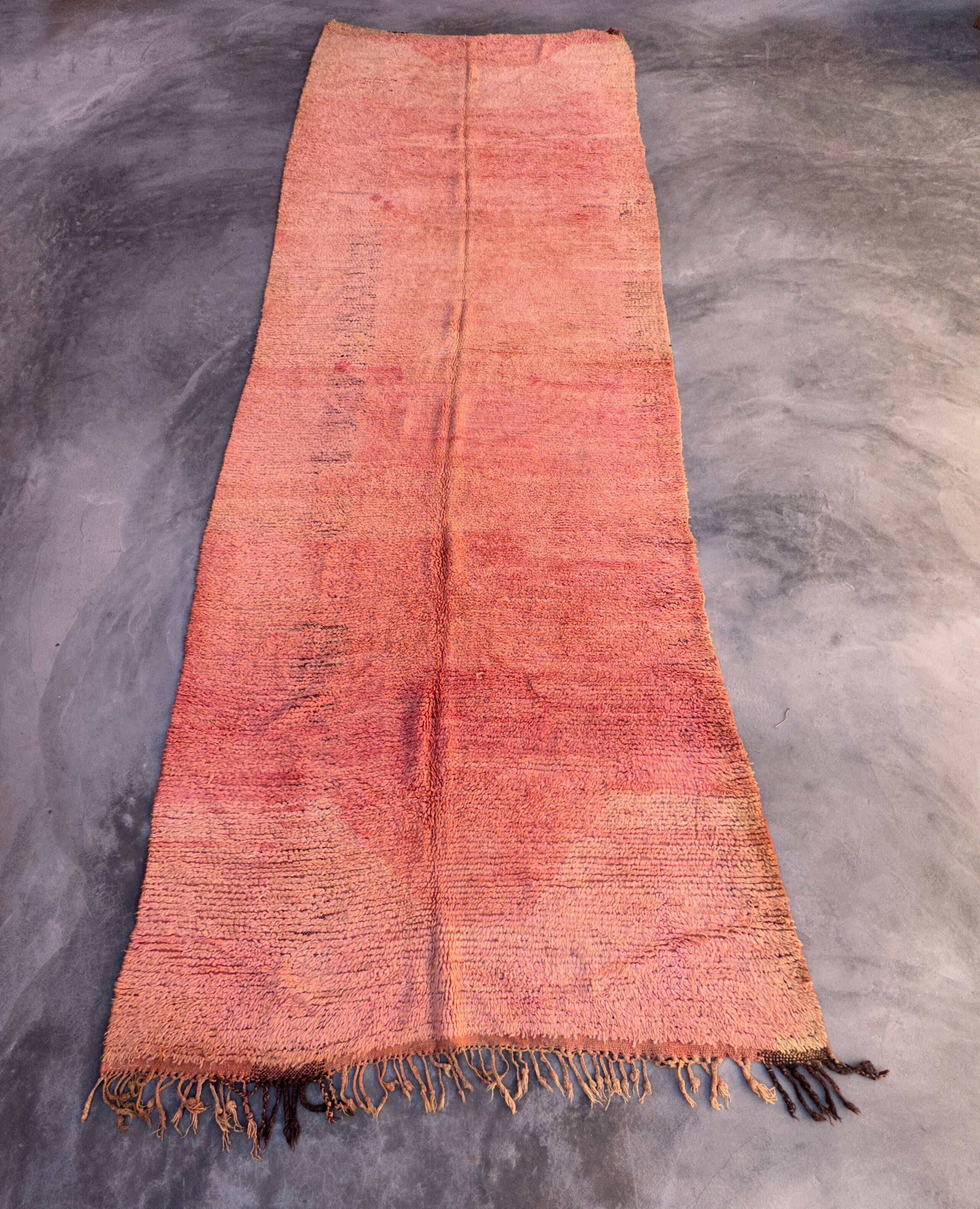 Beni M'Guild Moroccan rug pink - 160 x 467 cm
