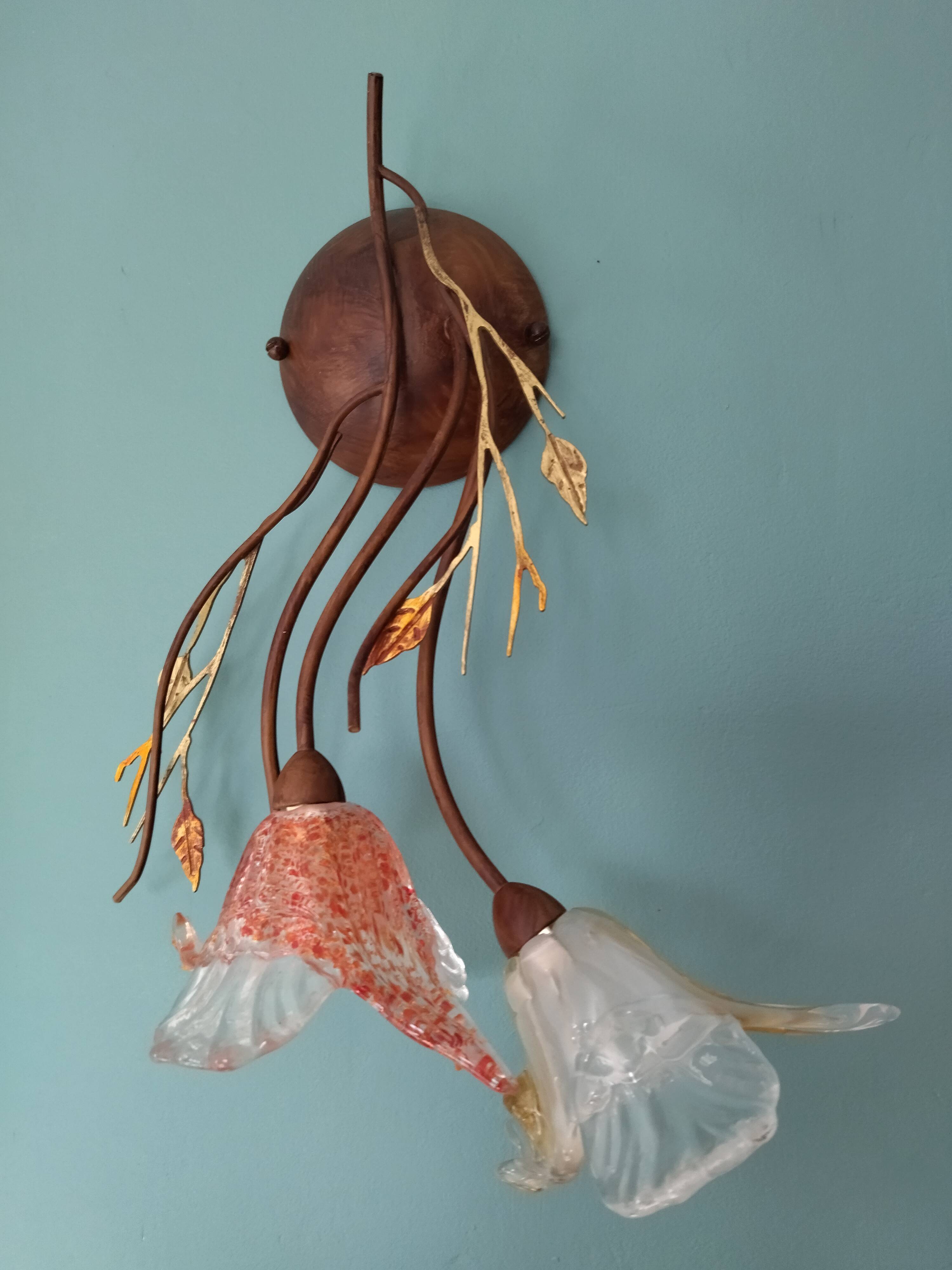 Applique italienne IDL en forme d'Iris en verre soufflé