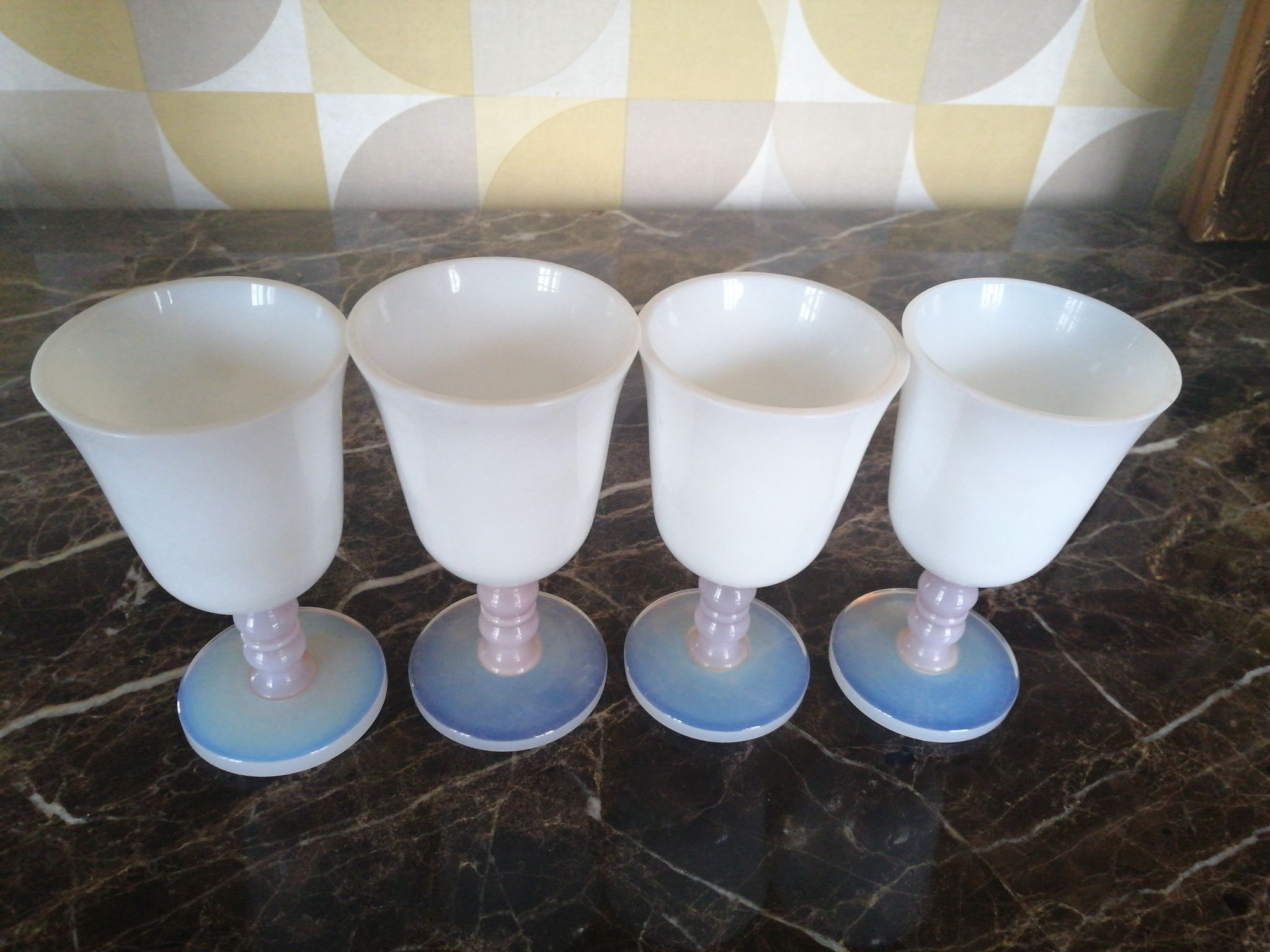 Set of 4 Sèvres crystal glasses