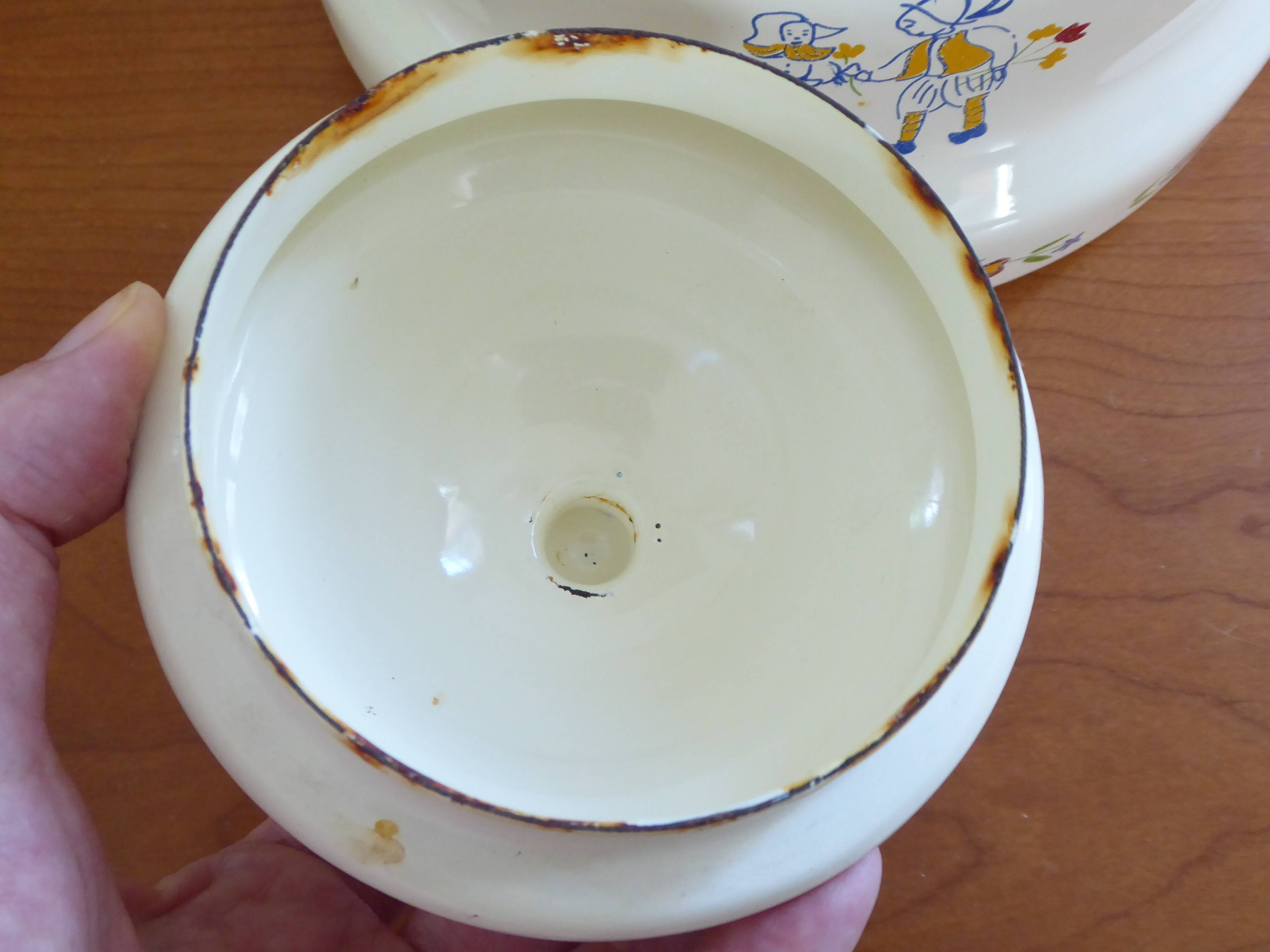 Enamelled sheet metal kettle