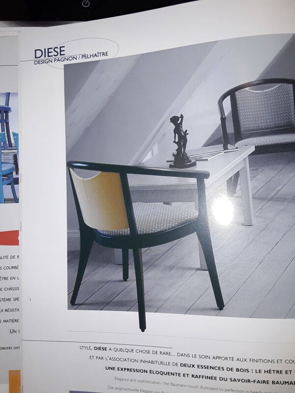 Table et 6 fauteuils Baumann Diese,design Pagnon Pelhaître couleur Wengé et rouge