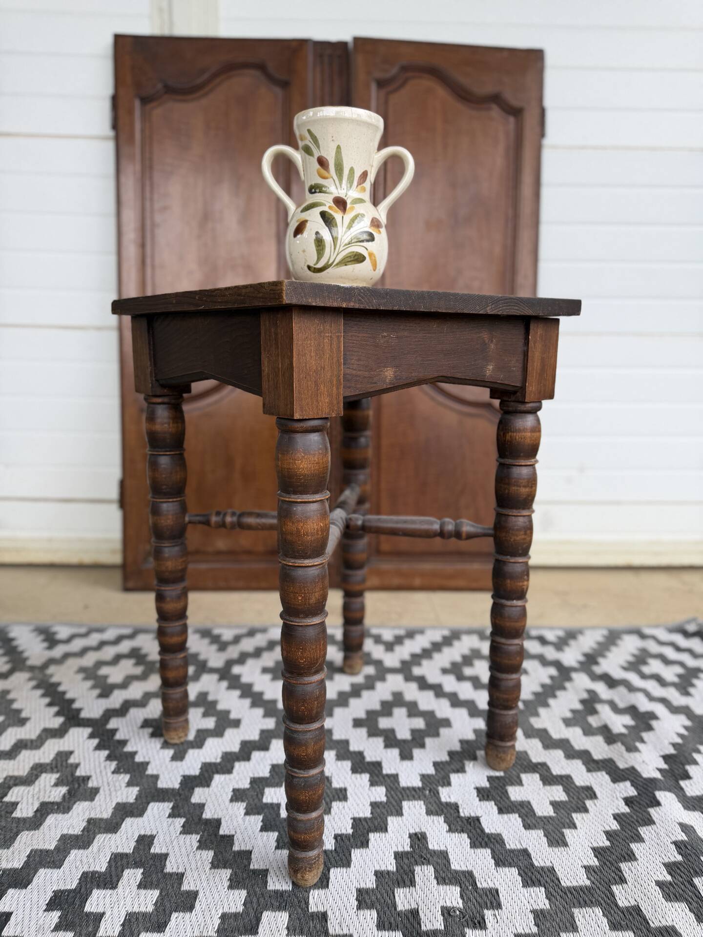 Small antique side table - turned legs - Louis XII inspiration