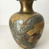 Vase en laiton massif