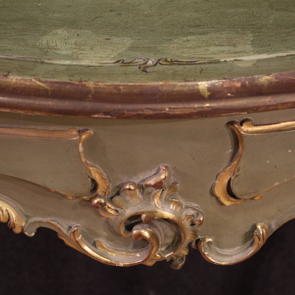 Elegant 20th century Venetian coffee table