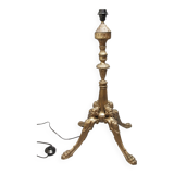 Lamp foot with pagoda lampshade