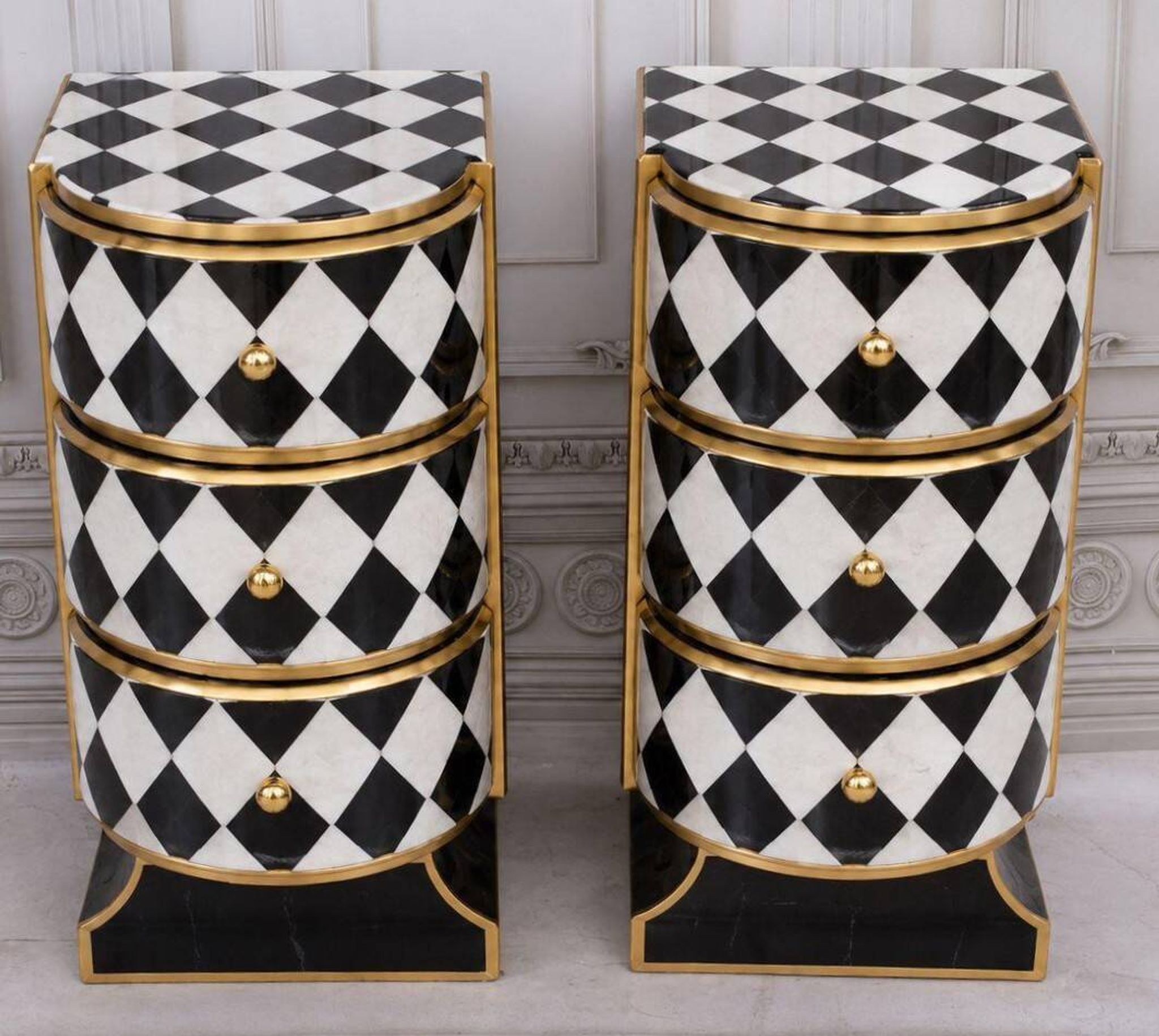 Paire de tables de chevet Art Déco en bois de hêtre noir et blanc