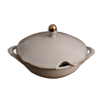 Porcelain tureen