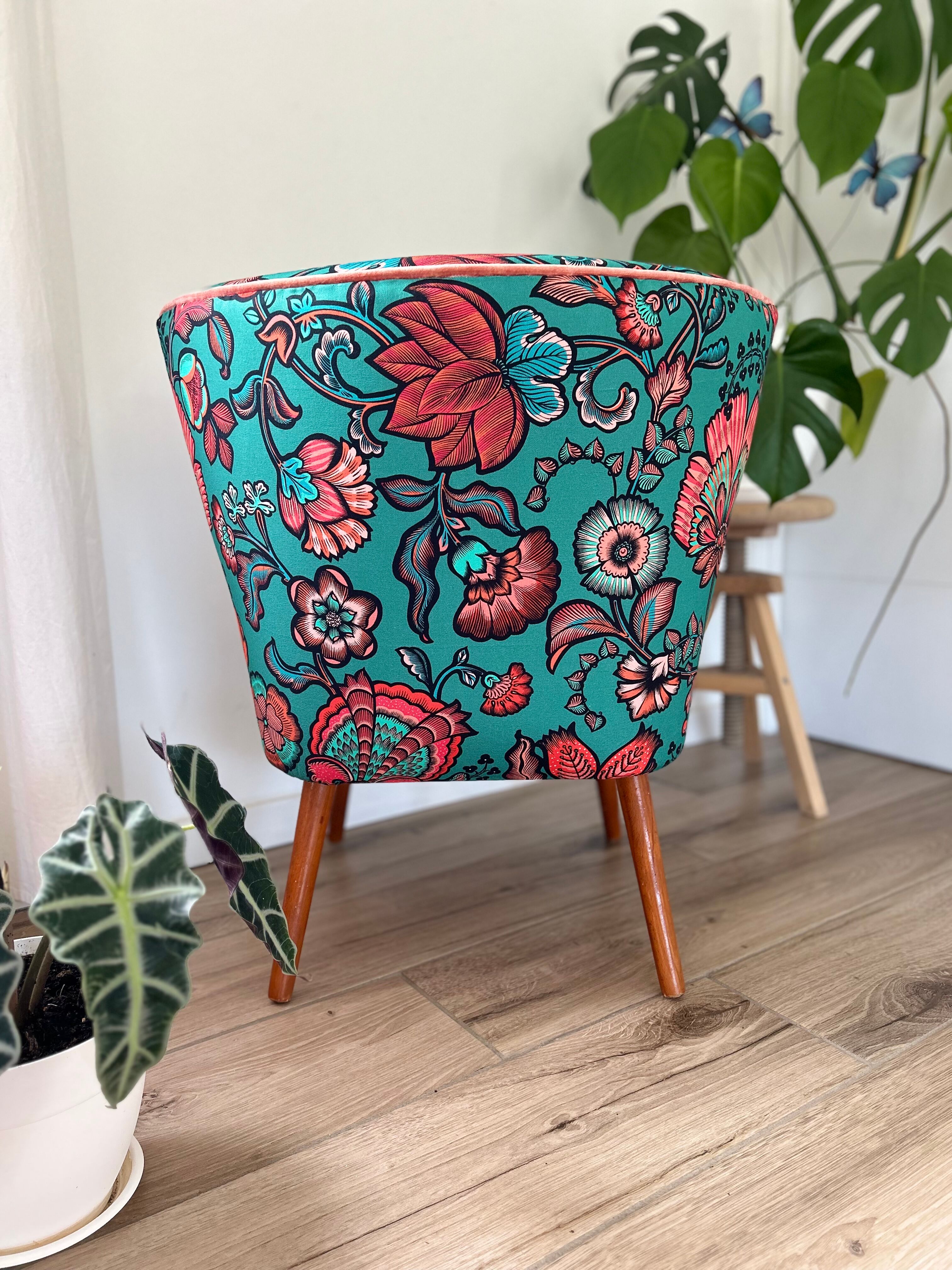 Cocktail chair