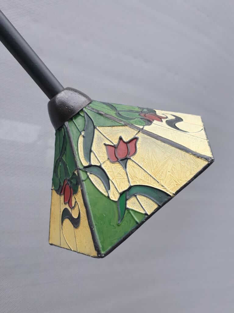 Lampadaire tripode china girl ombrelle verre cloisonné