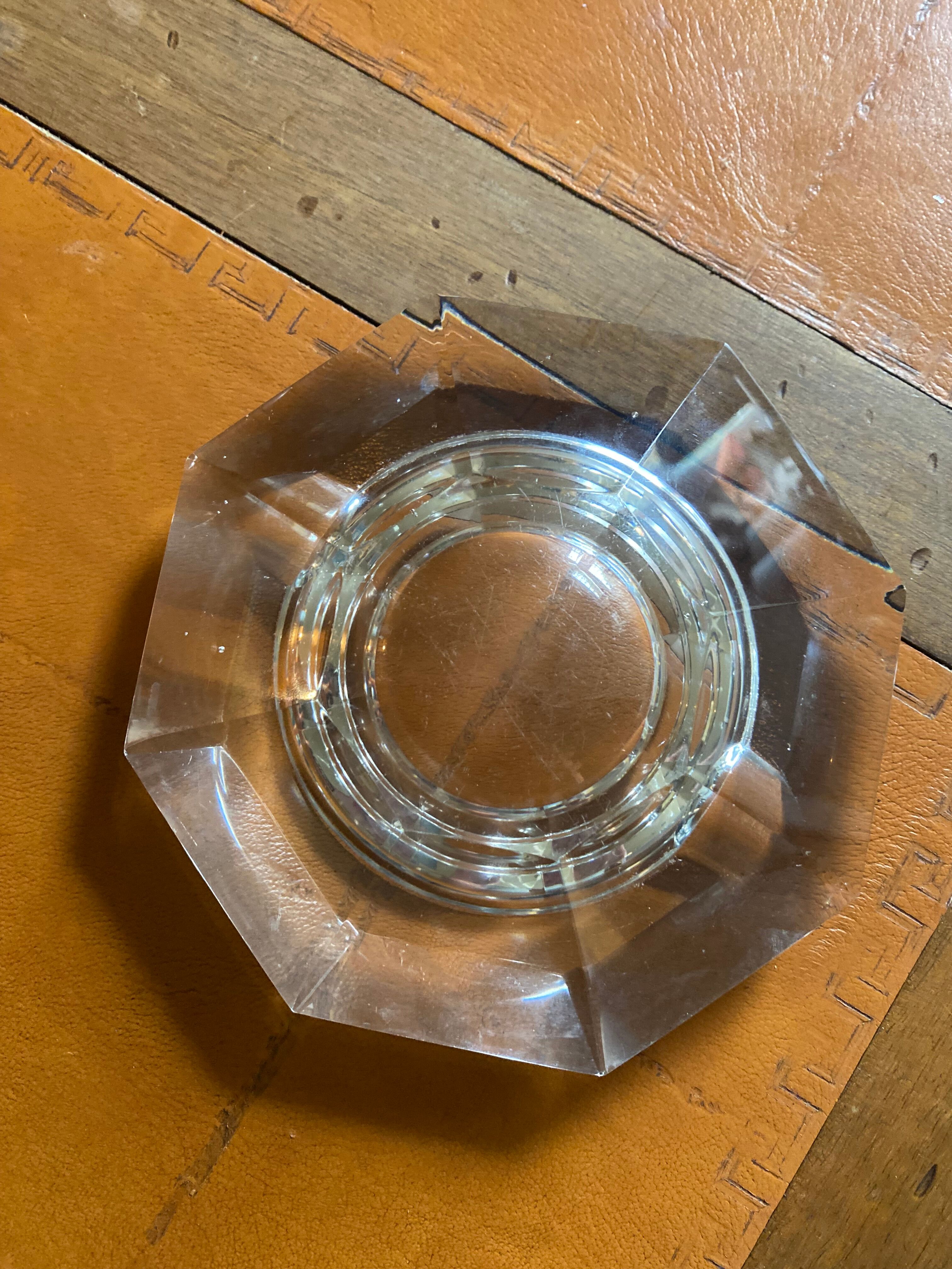 Cendrier en cristal taillé