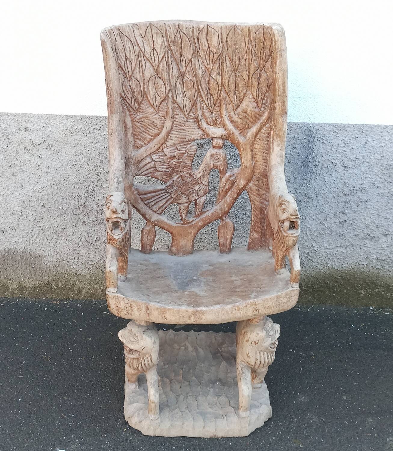 African wooden seat - tribal art from Benin
