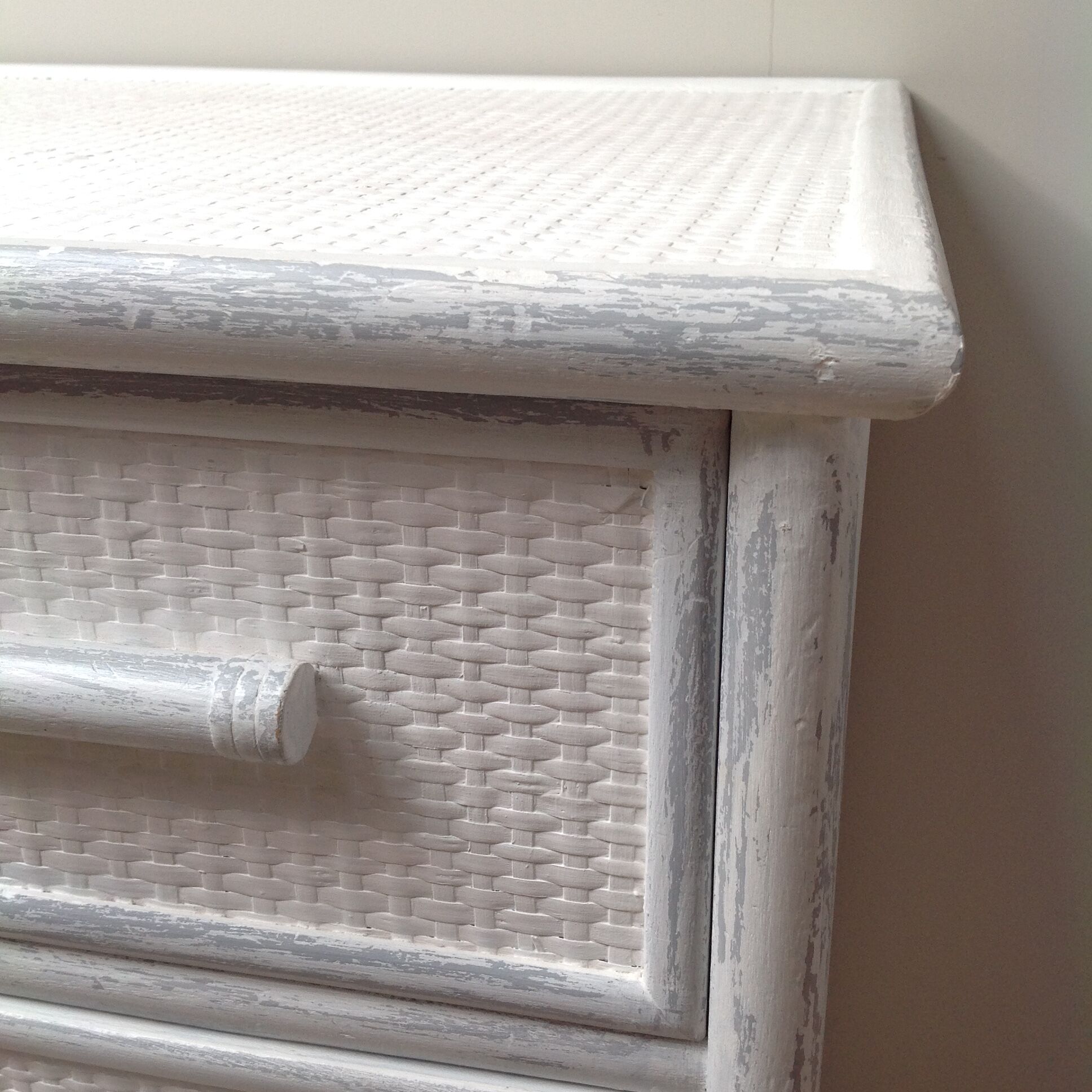 Commodus rotin patine shabby