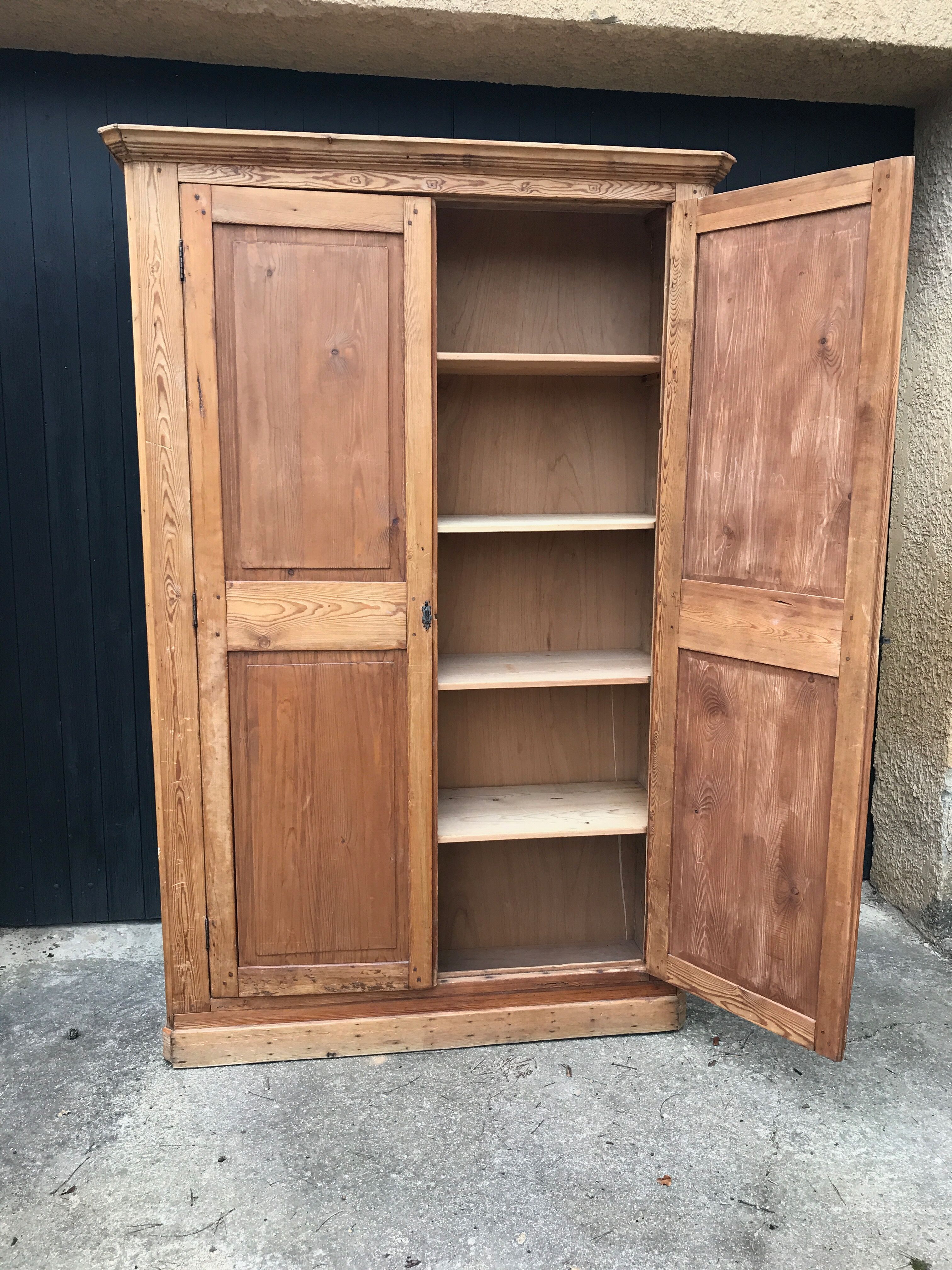 Armoire en bois