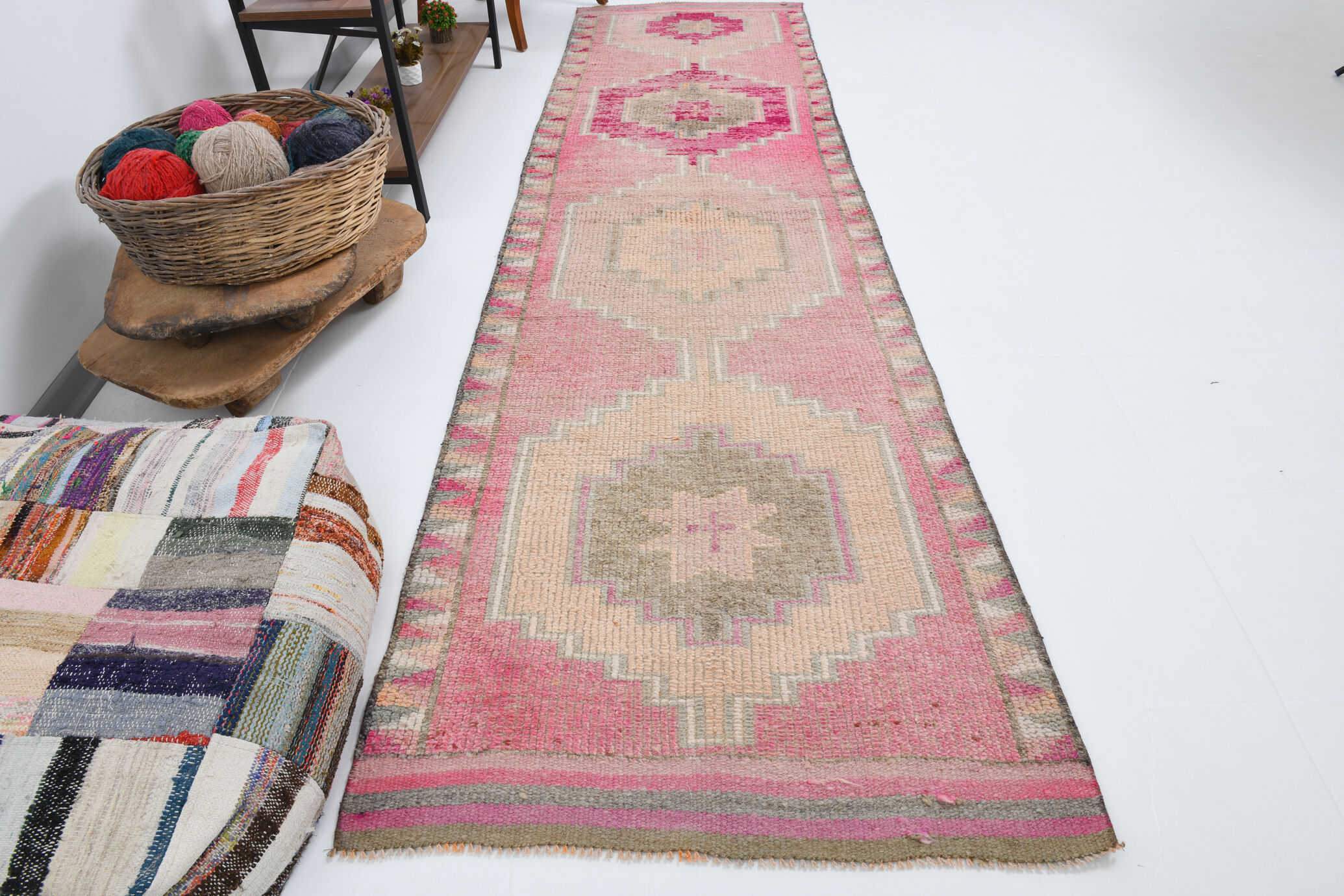 3x11 shades of pink vintage runner rug, 94x346cm