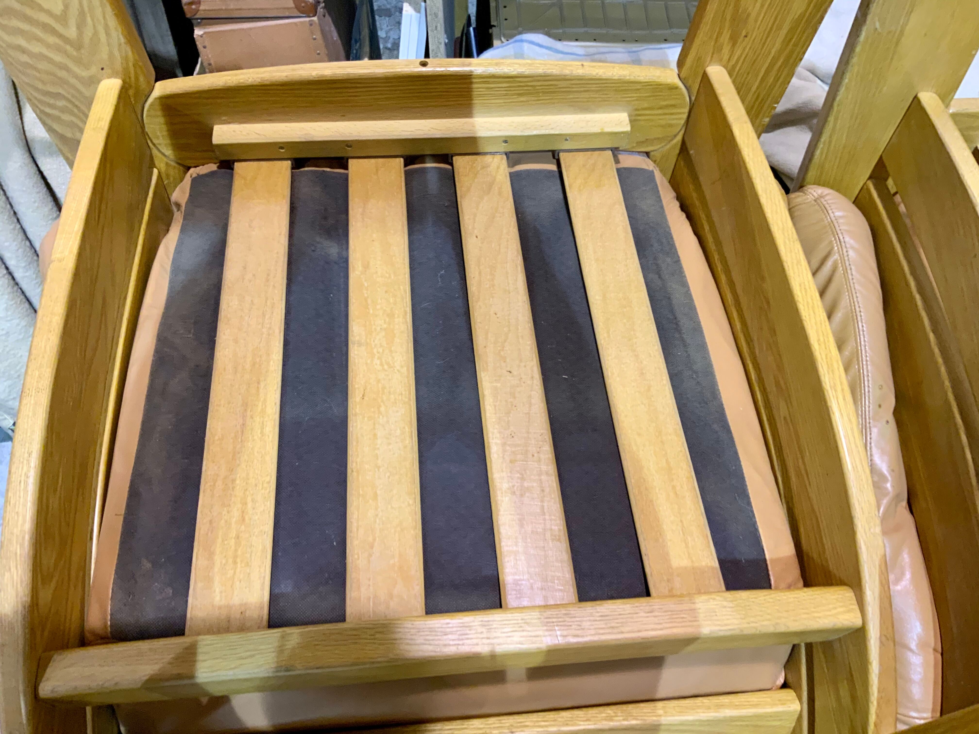 Leather and wood lounge of the Maison Regain 1950s/60s