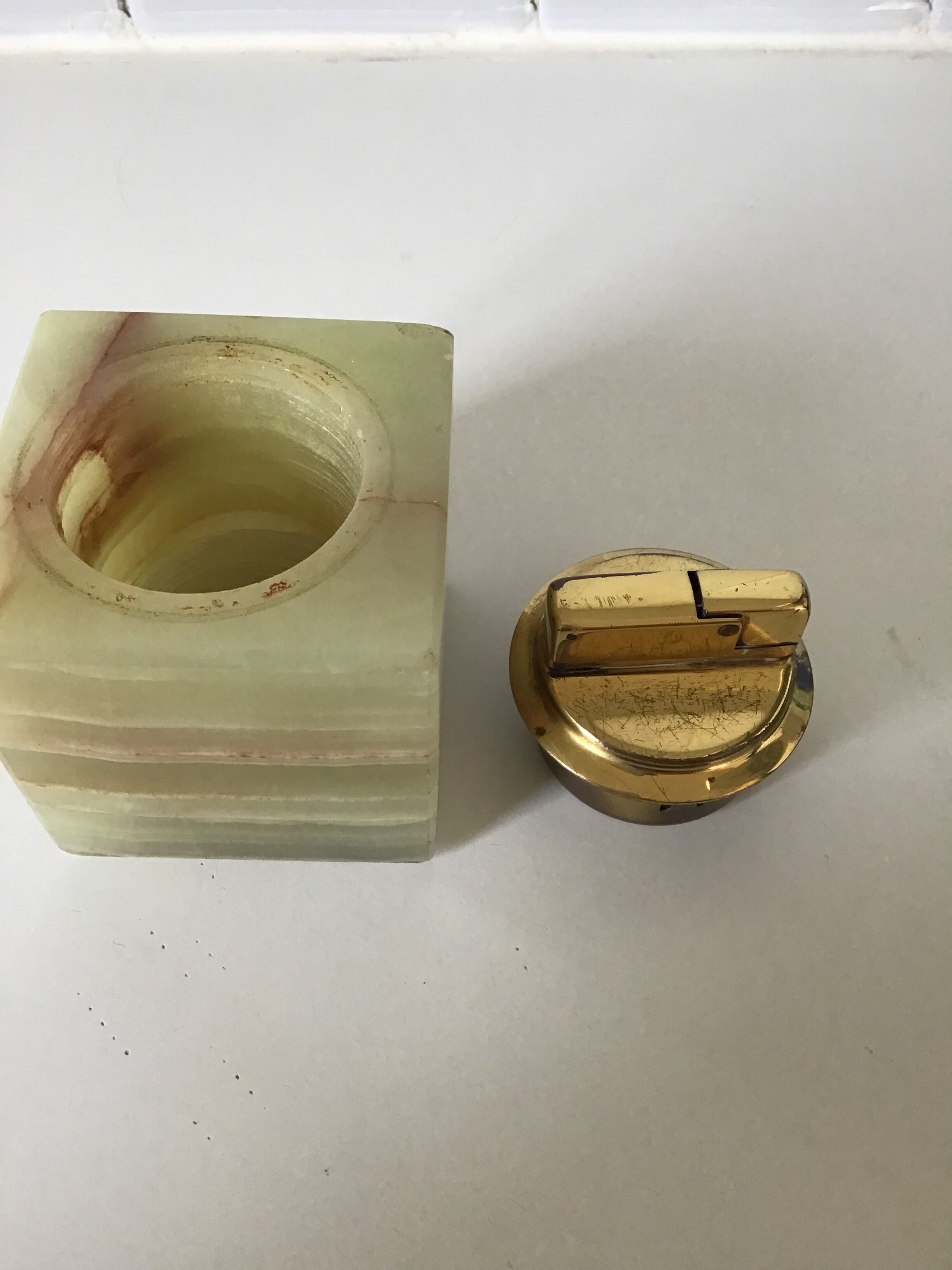 Ashtray and table lighter made of onyx